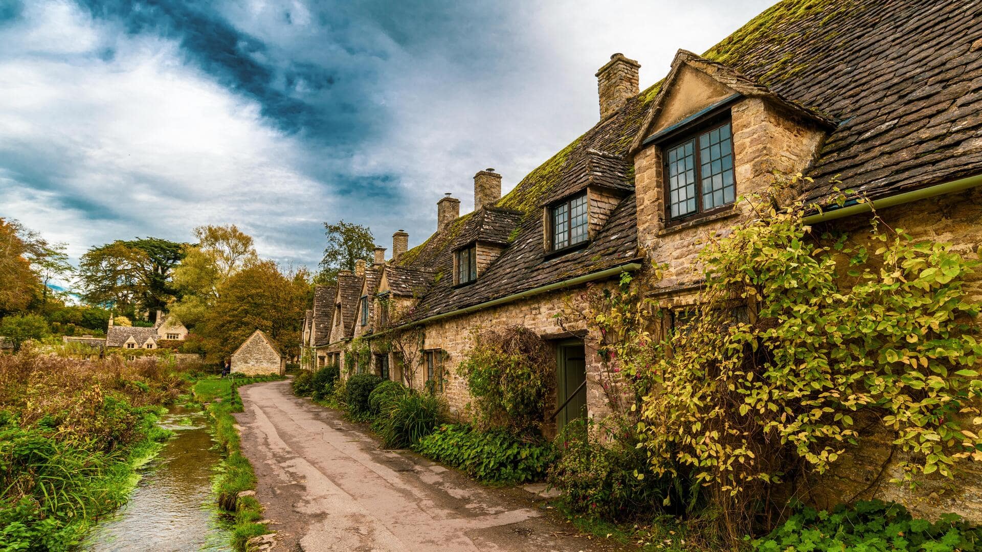 Keajaiban Arsitektur Tersembunyi di Cotswolds