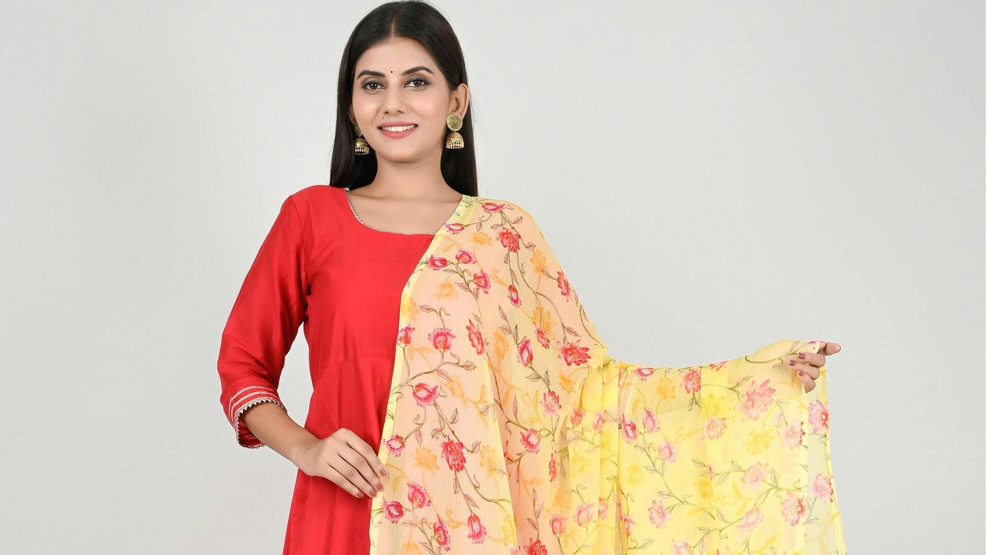 Gaya draping Dupatta yang harus dikuasai sekarang Gaya draping Dupatta yang harus dikuasai sekarang