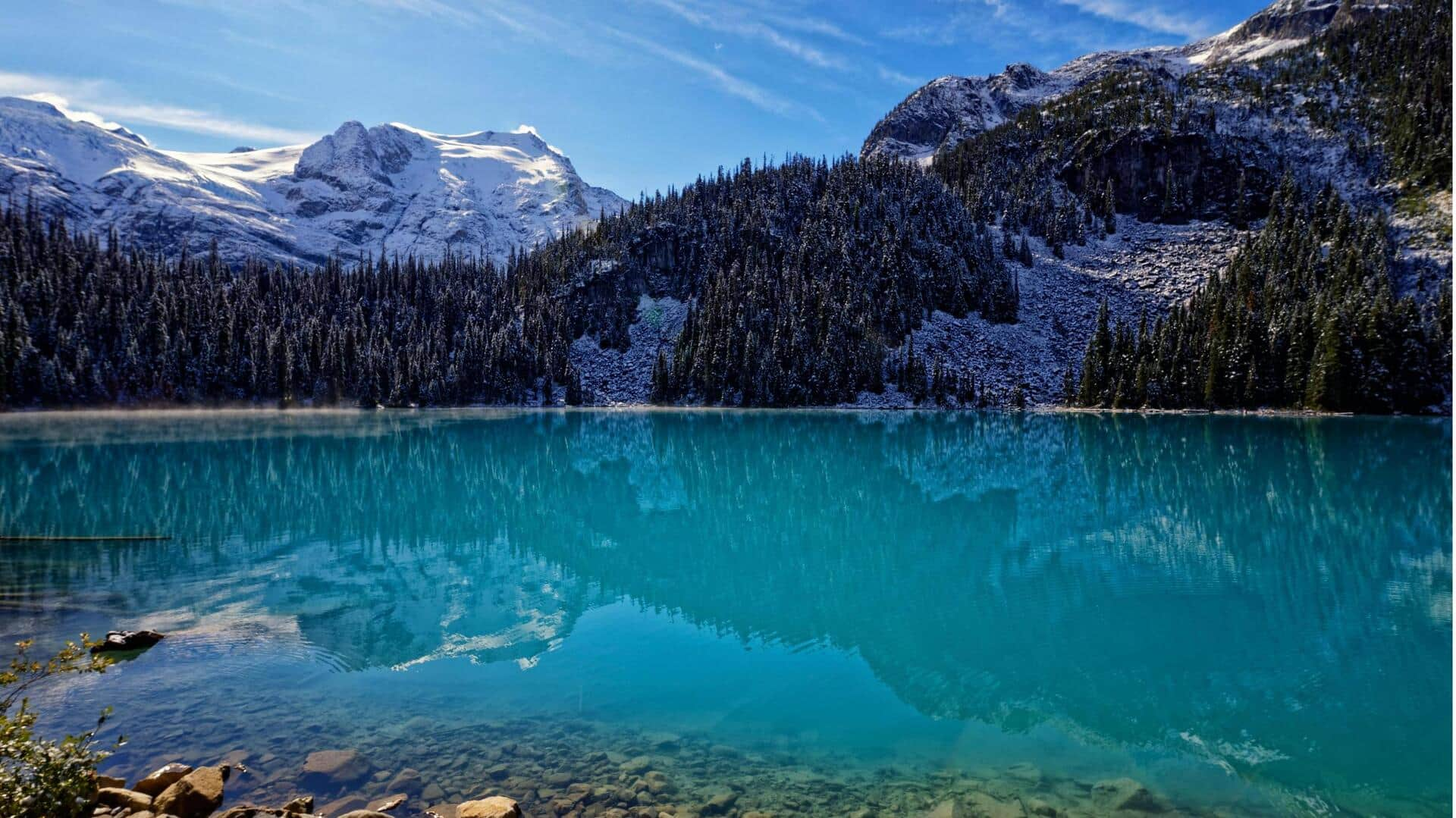 Menikmati Danau Biru dan Puncak Bersalju di Joffre Lakes Provincial Park, British Columbia, Kanada