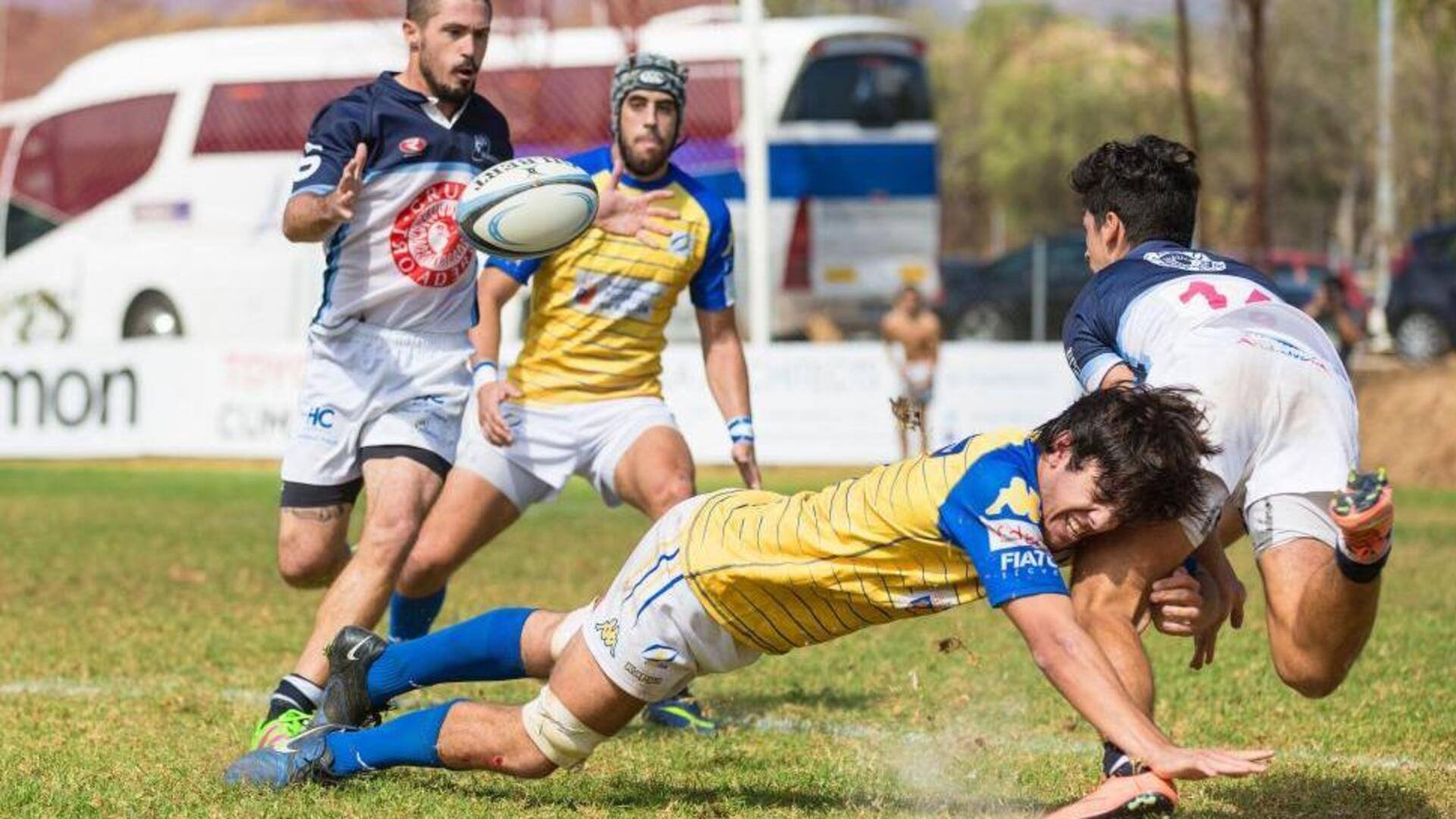 Mengapa bola Rugby berbentuk oval?