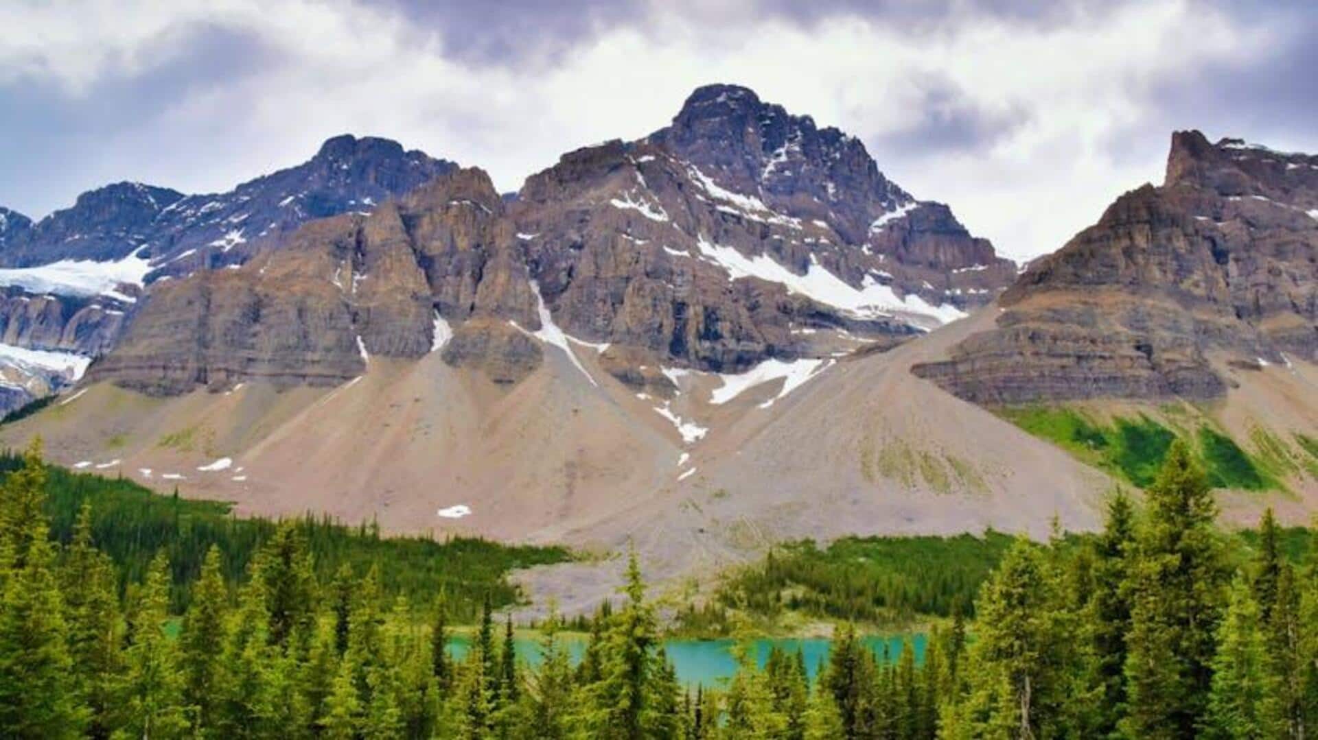 Perjalanan Kereta Terindah di Pegunungan Rocky Kanada