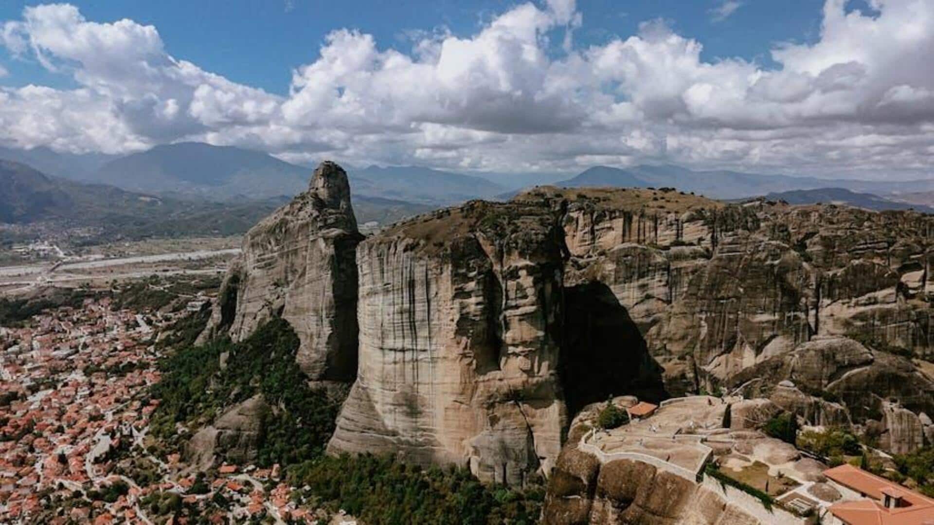 Menikmati Keindahan Meteora di Yunani