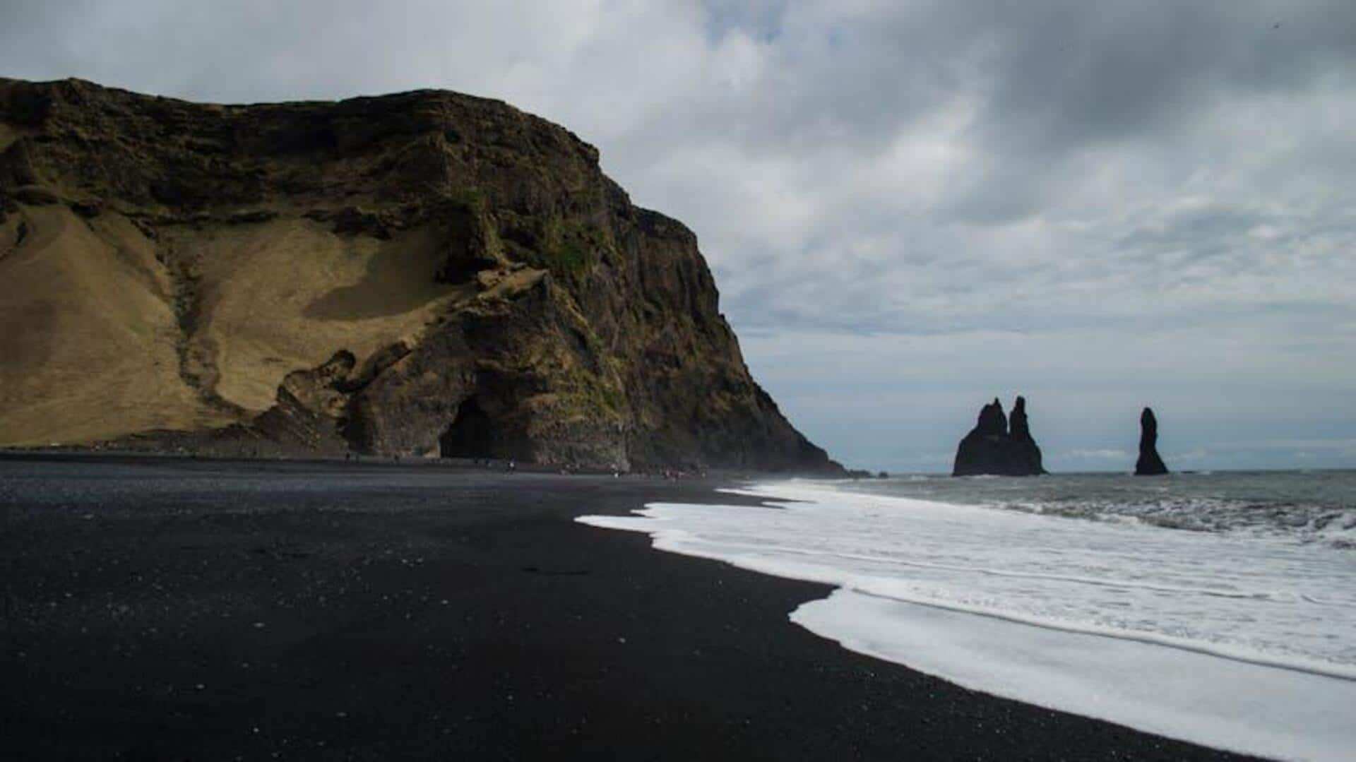 Menjelajahi Lava Fields di Semenanjung Reykjanes, Islandia