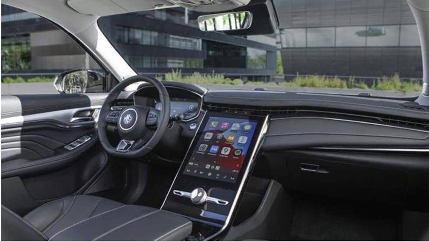 SUV ini mendapat kaca riben dan sunroof panoramik SUV ini mendapat kaca riben dan sunroof panoramik