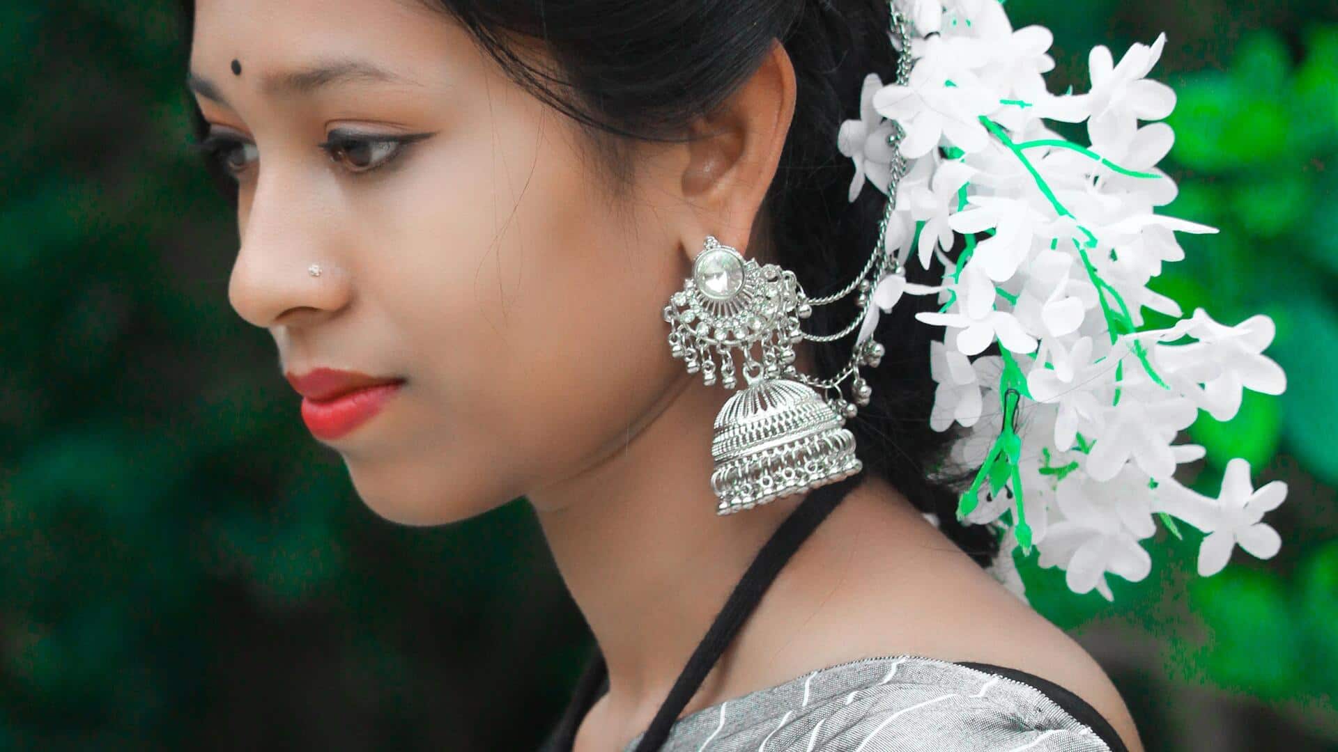 Aksesori vintage untuk acara perayaan India