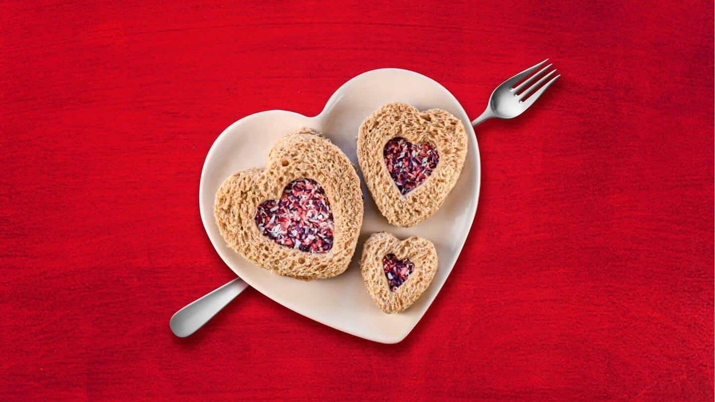 Sebarkan cinta di Hari Valentine dengan sandwich berbentuk hati