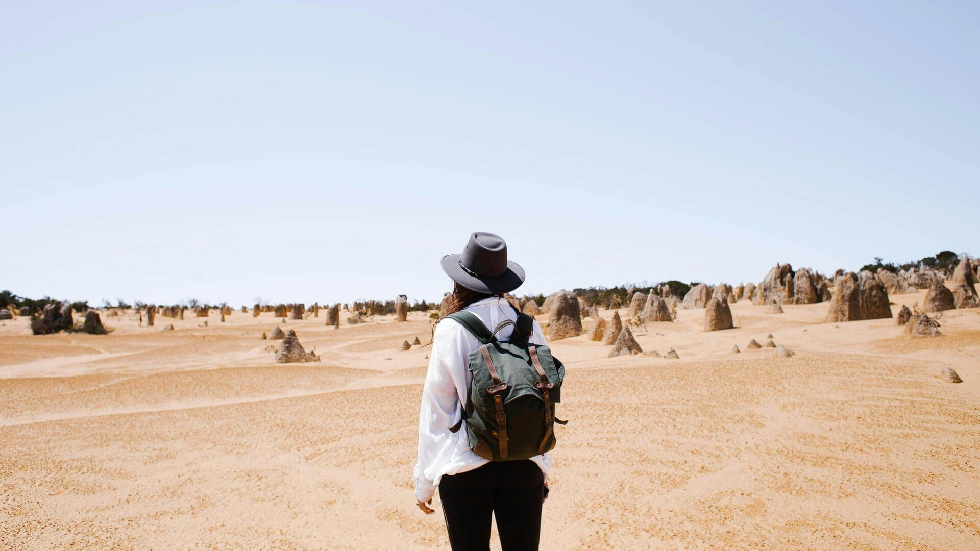 Menjelajahi Keajaiban Pinnacles di Taman Nasional Nambung, Australia