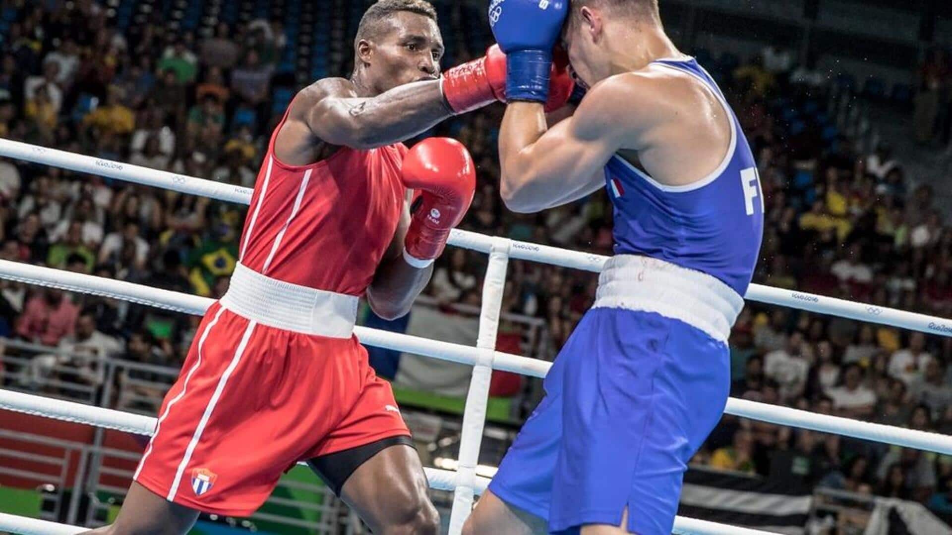 Alasan petinju menyentuh sarung tangan sebelum pertandingan