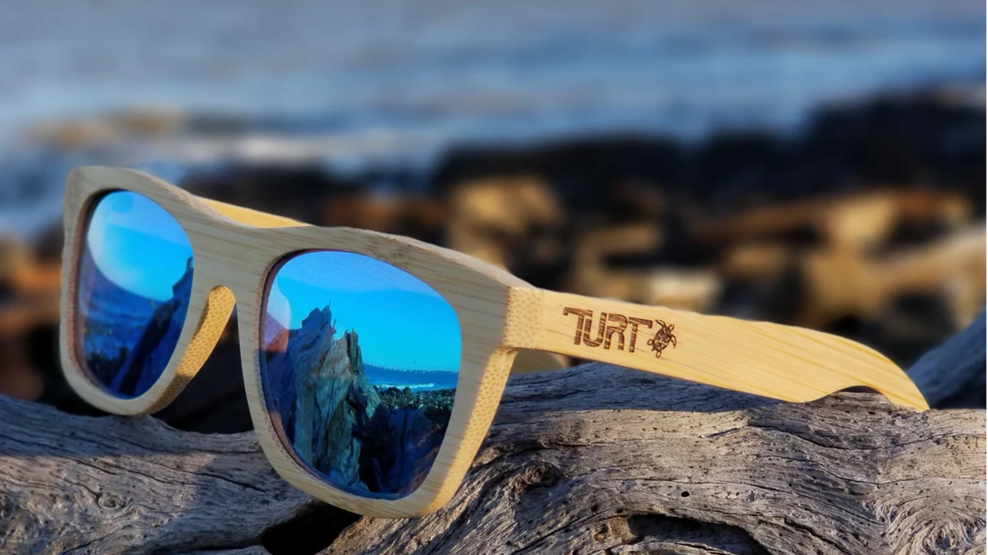 Lima kacamata hitam bambu untuk musim dingin India