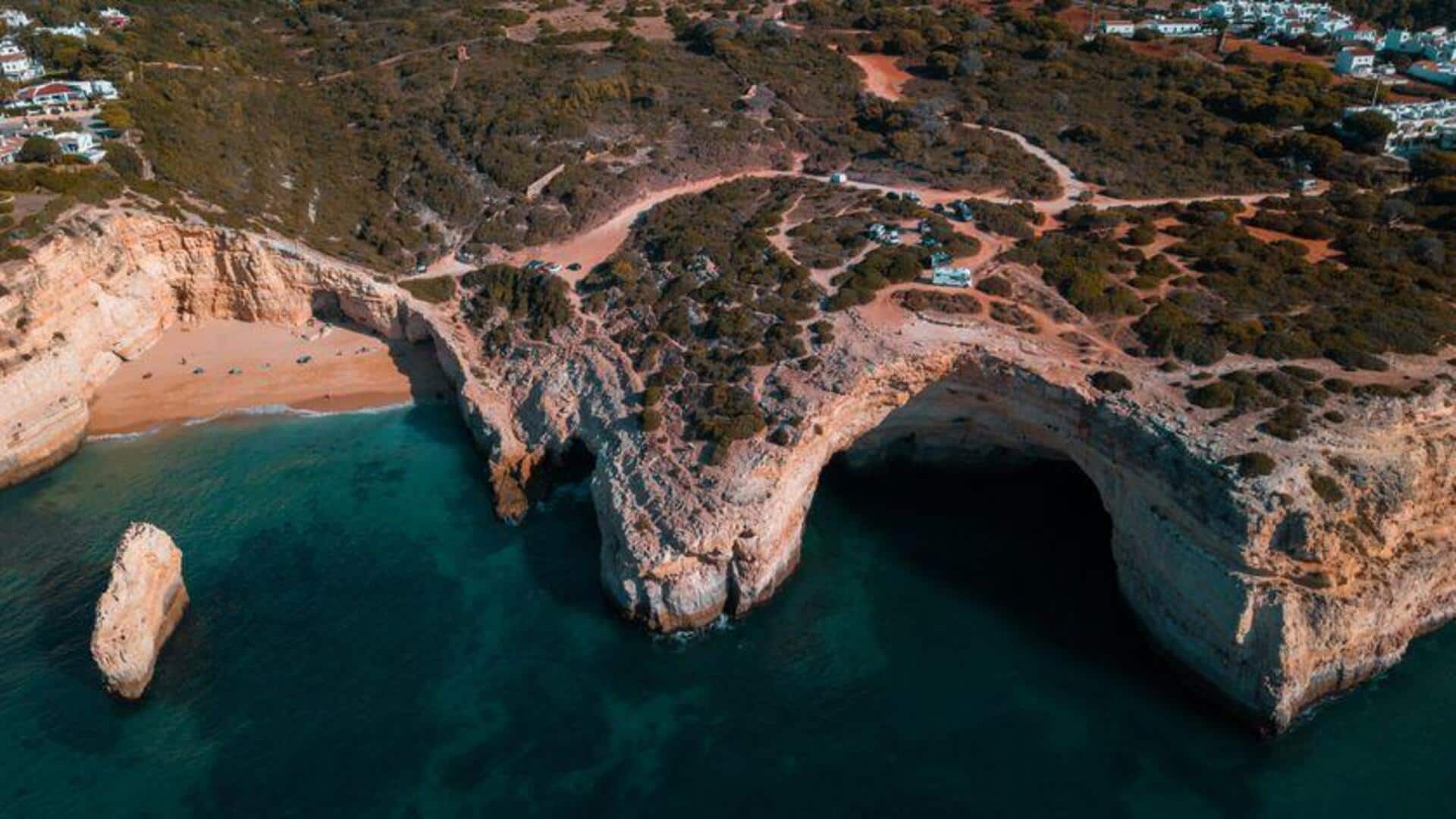 Menjelajahi Keindahan Gua Algarve di Portugal