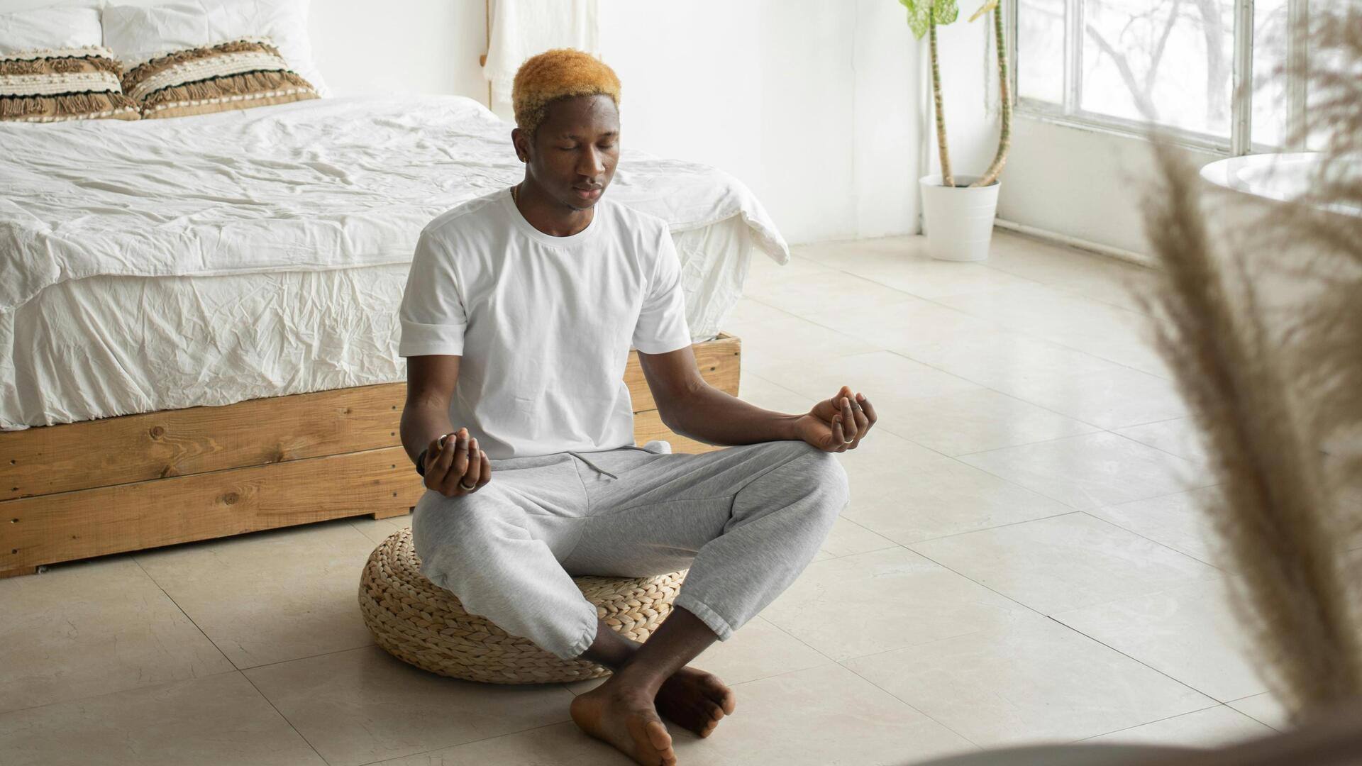 Cara membuat sudut meditasi yang damai di rumah