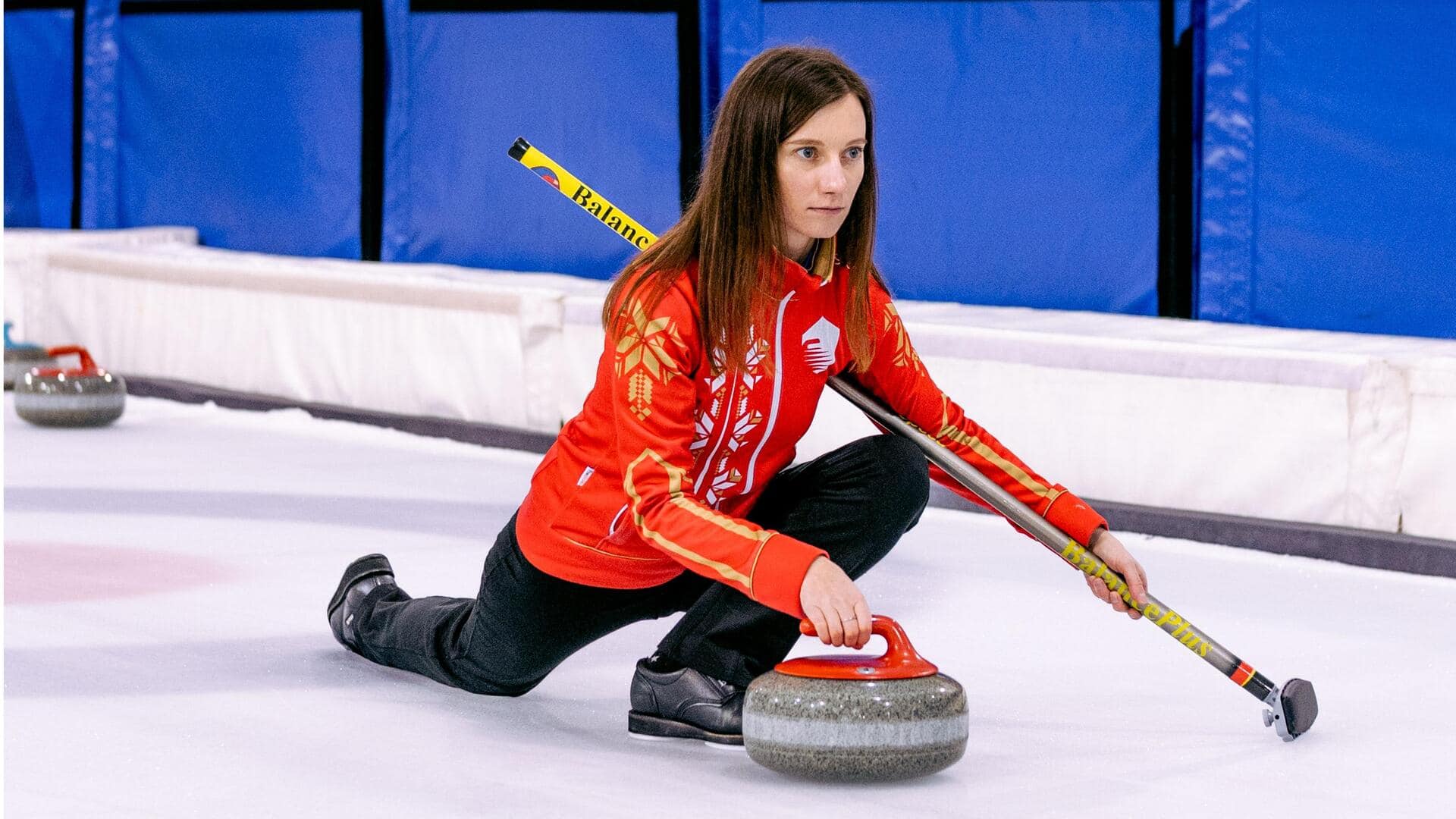 Mengungkap teknik memutar batu dalam curling
