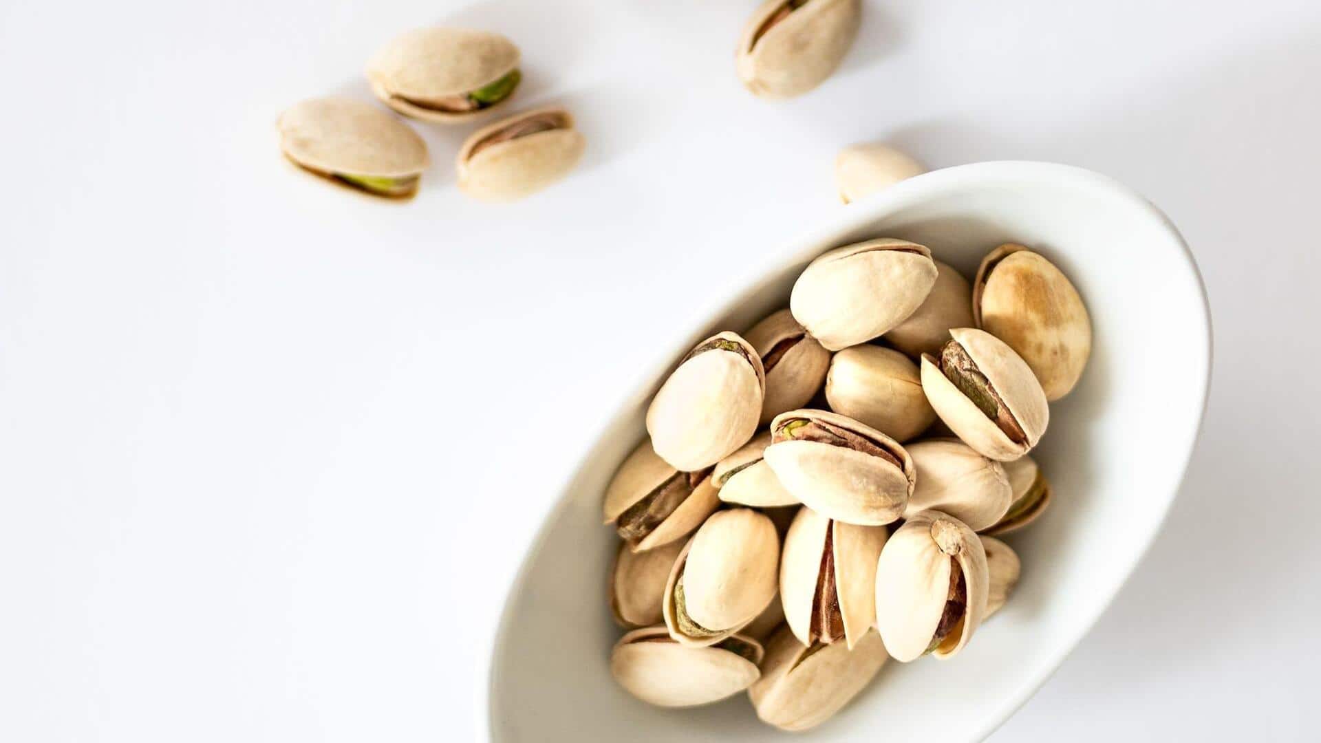 Gunakan kulit pistachio untuk dekorasi rumah unik