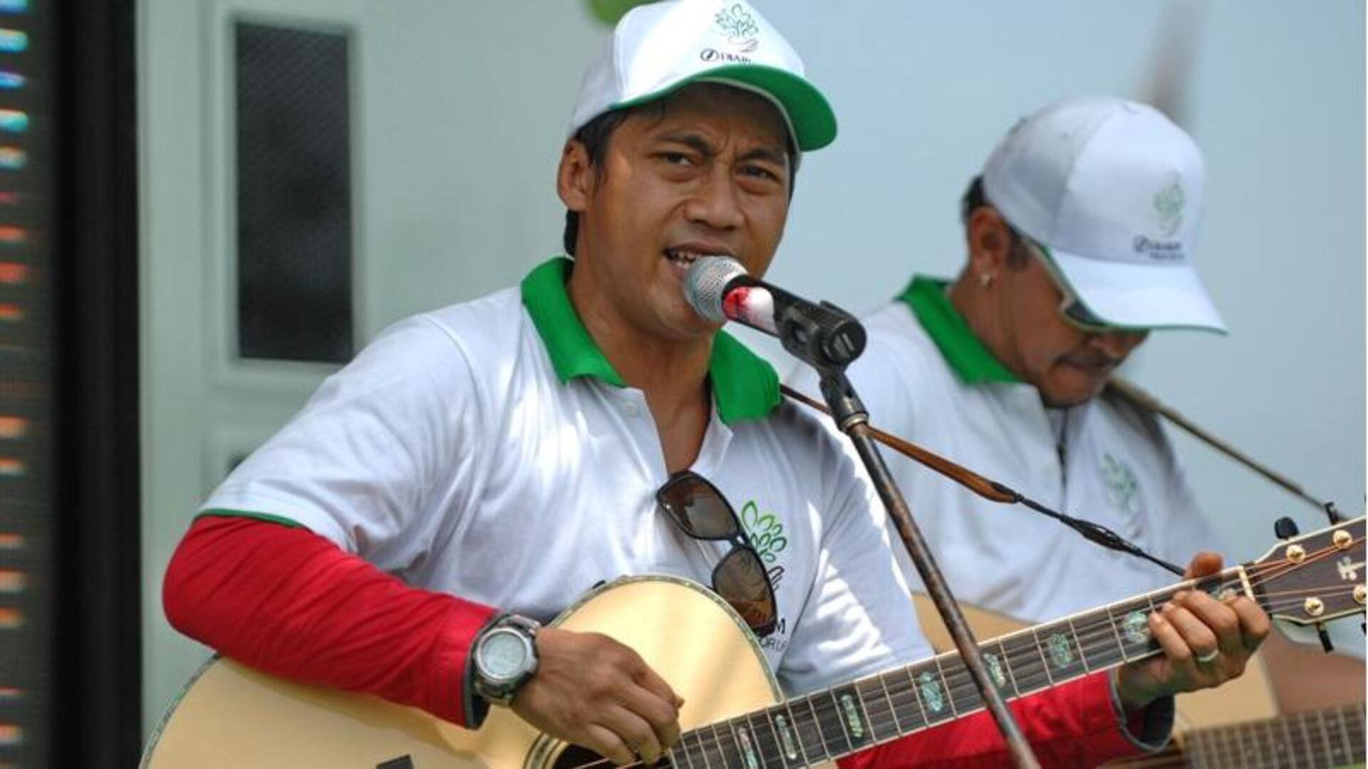 Alat musik favorit selebriti Indonesia