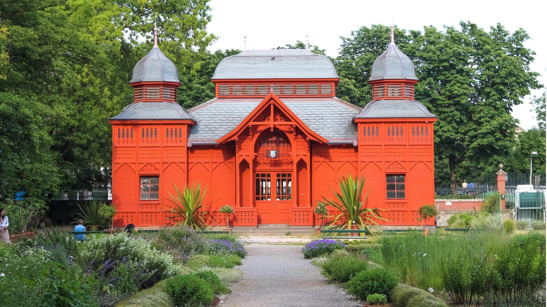 Mengabadikan Keindahan Arsitektur Botani dengan Cara Kreatif