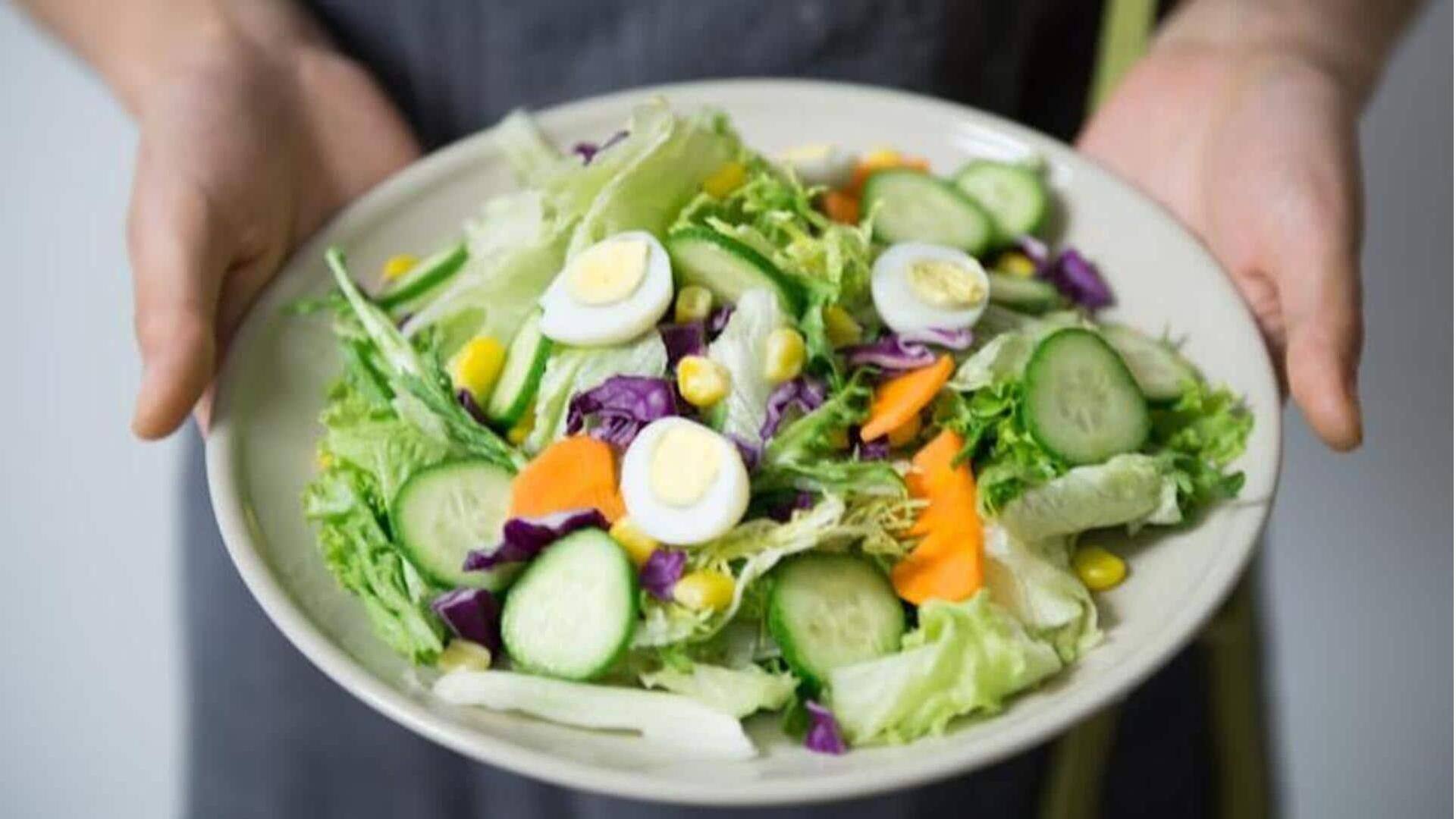 Beri nutrisi pada usus Anda dengan salad vegan yang sehat ini