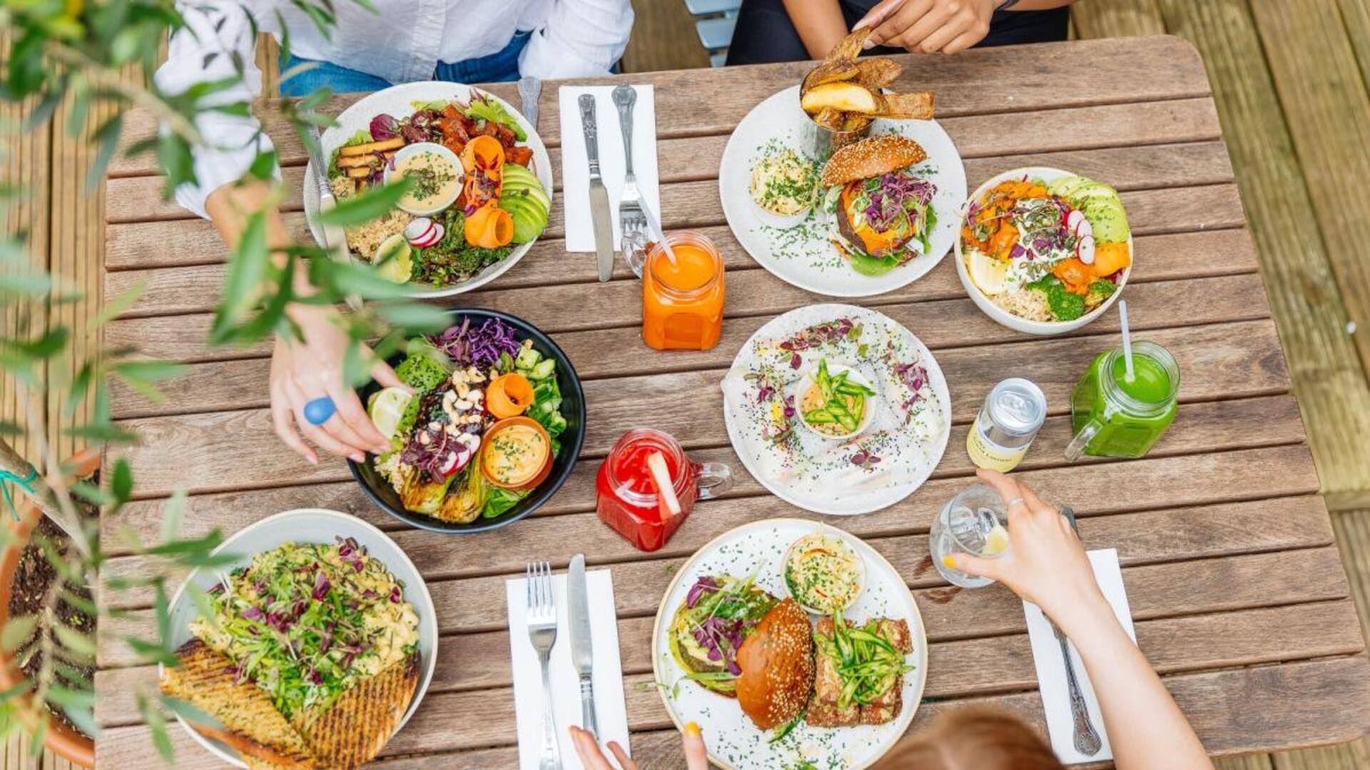 Menemukan Tempat Makan Vegetarian yang Tersembunyi di Bandung