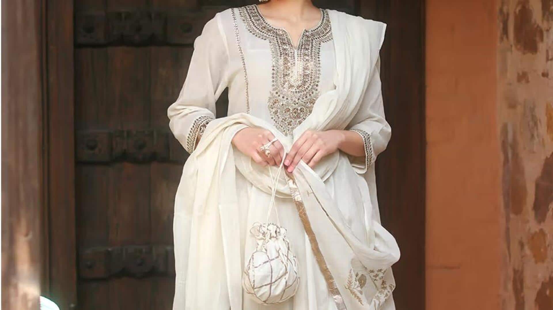 Keanggunan Zari dalam mode India modern