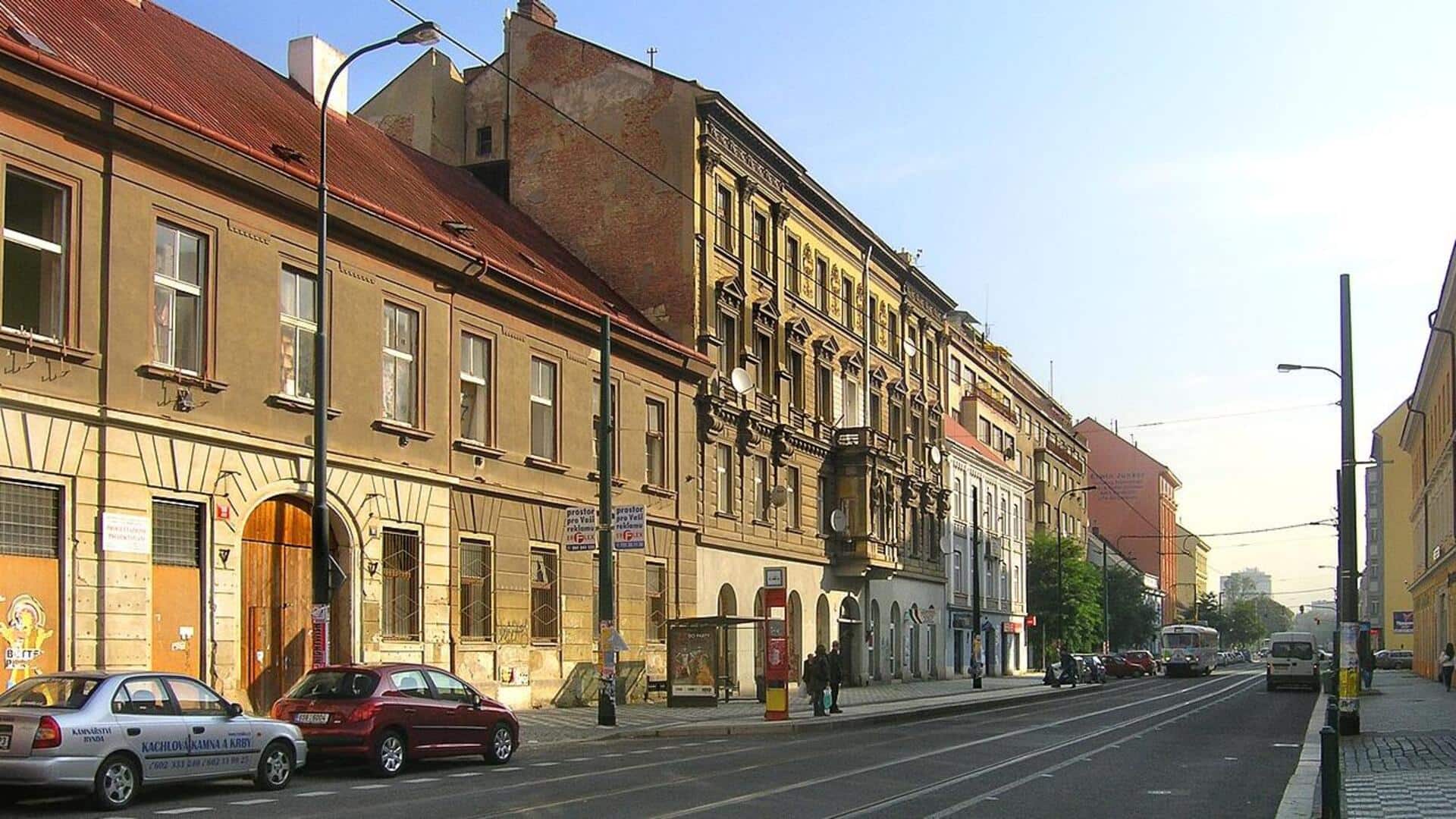 Belajar Sejarah dan Budaya Karlin di Praha