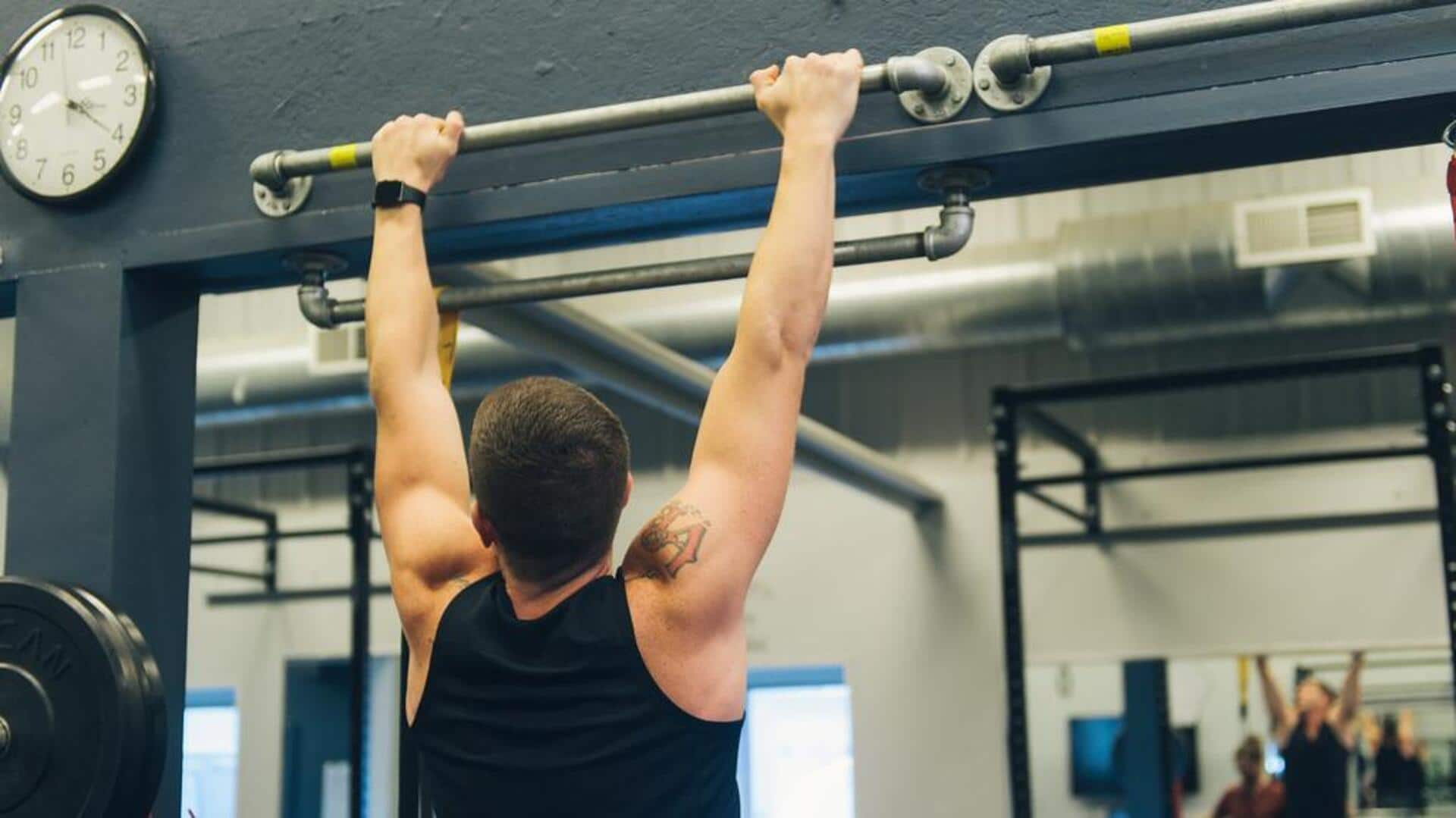 Melatih kekuatan eksplosif dengan Clapping Pull-ups