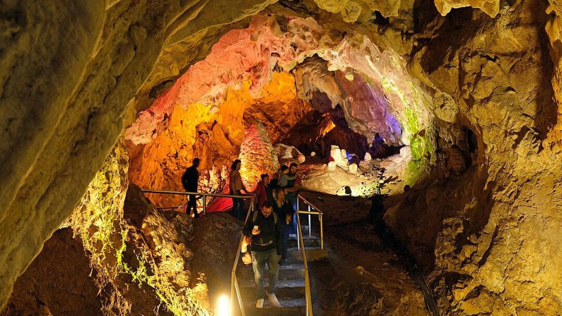 Temukan Keindahan Gua di Makedonia