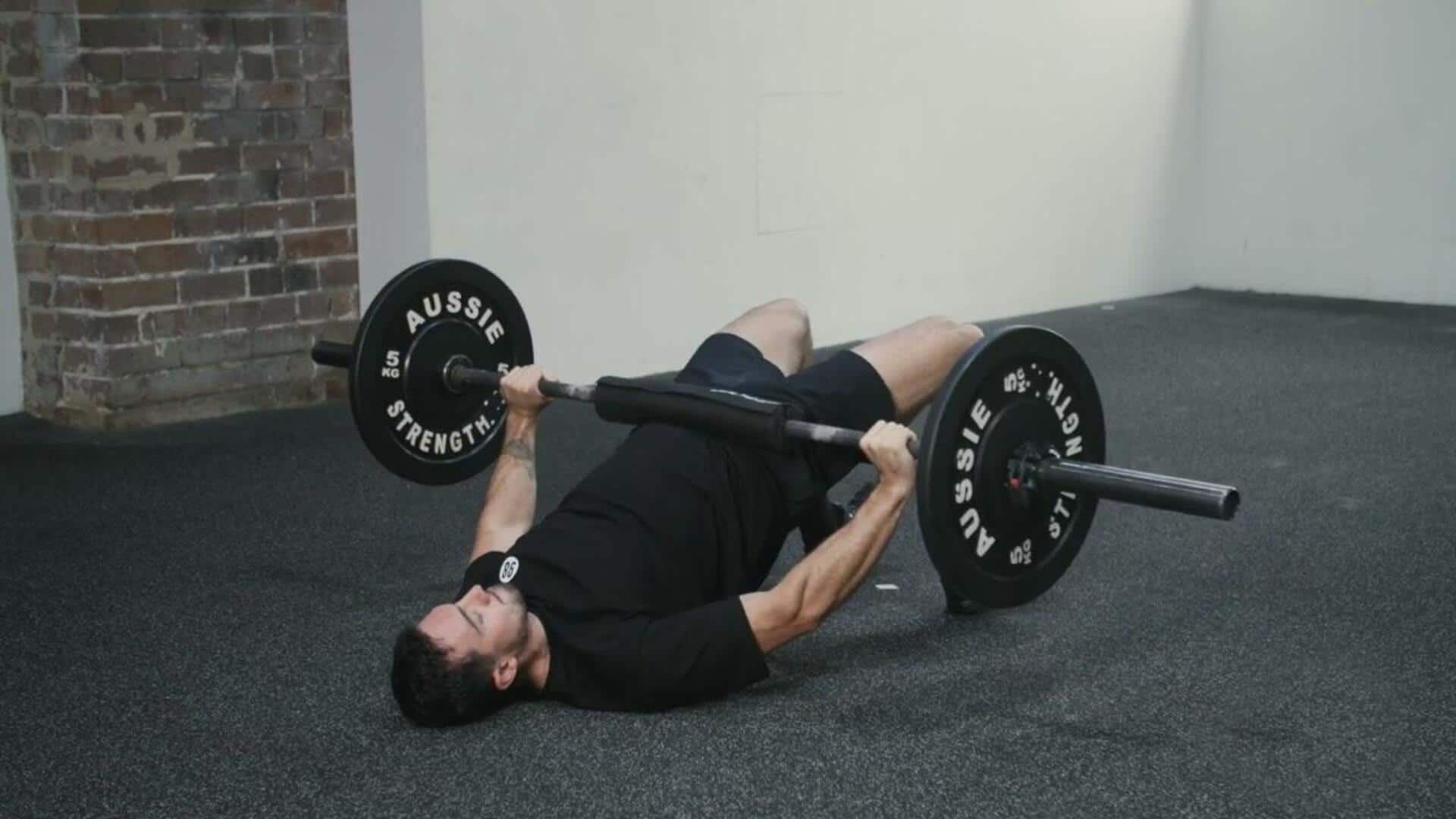 Tingkatkan Kekuatan Otot Gluteus dengan Latihan Barbell Hip Thrust Tingkatkan Kekuatan Otot Gluteus dengan Latihan Barbell Hip Thrust