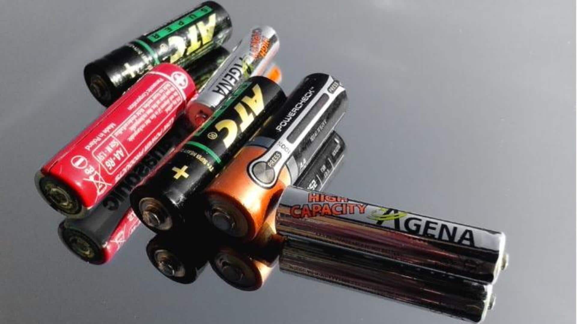 Cara inovatif menyimpan baterai di rumah dengan aman