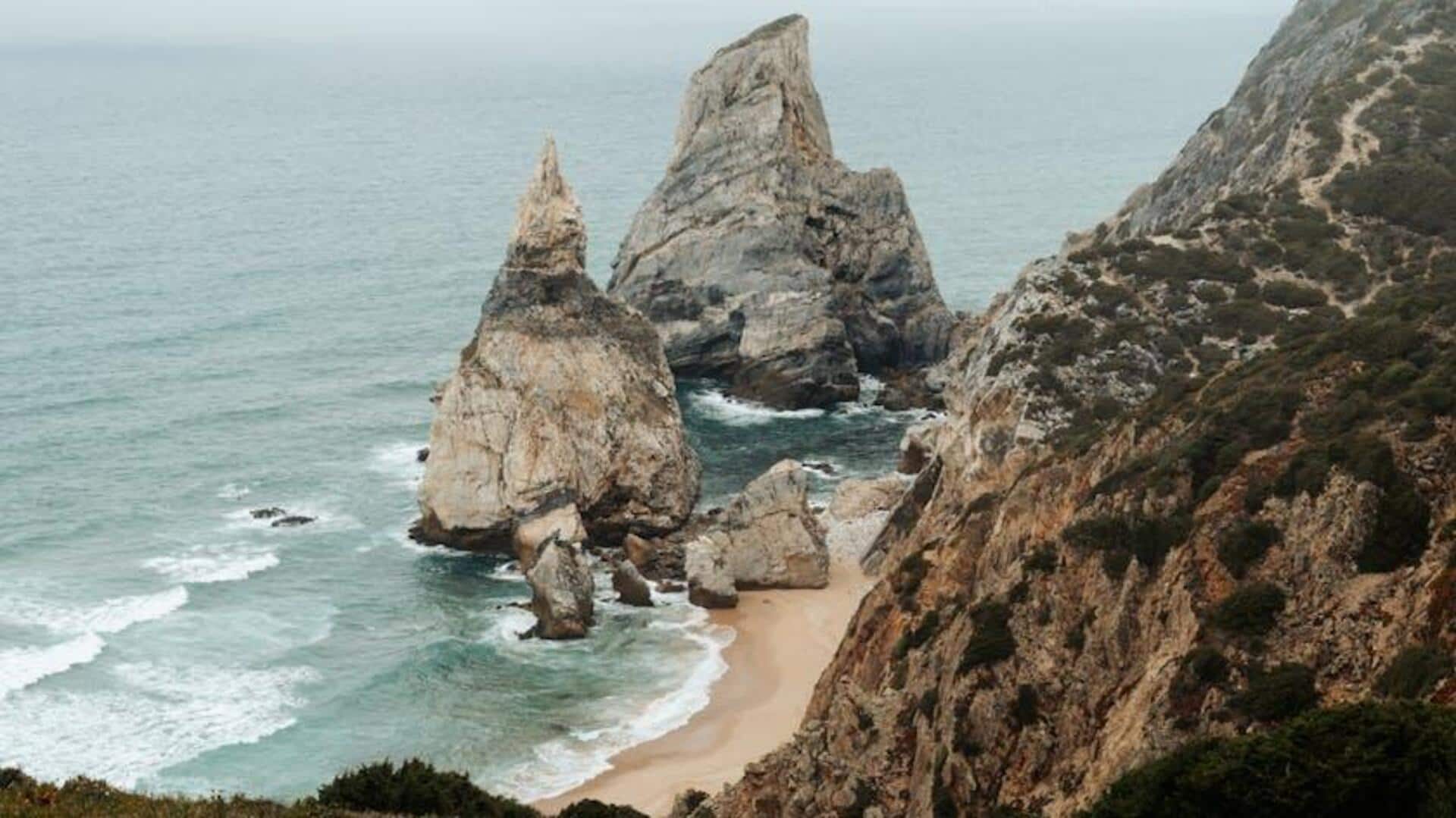 Menjelajahi Pantai Tersembunyi di Portugal