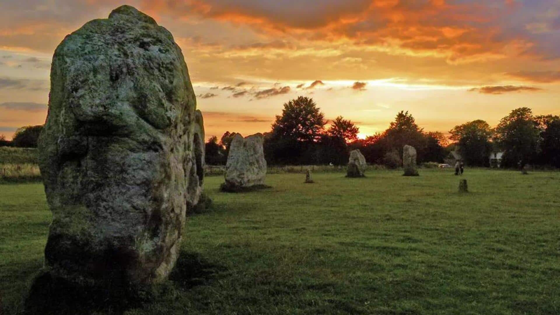 Keajaiban Lingkaran Batu Avebury, Inggris