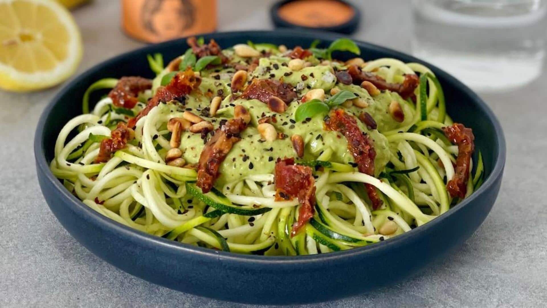Nikmati Lezatnya Zucchini Noodles Vegetarian