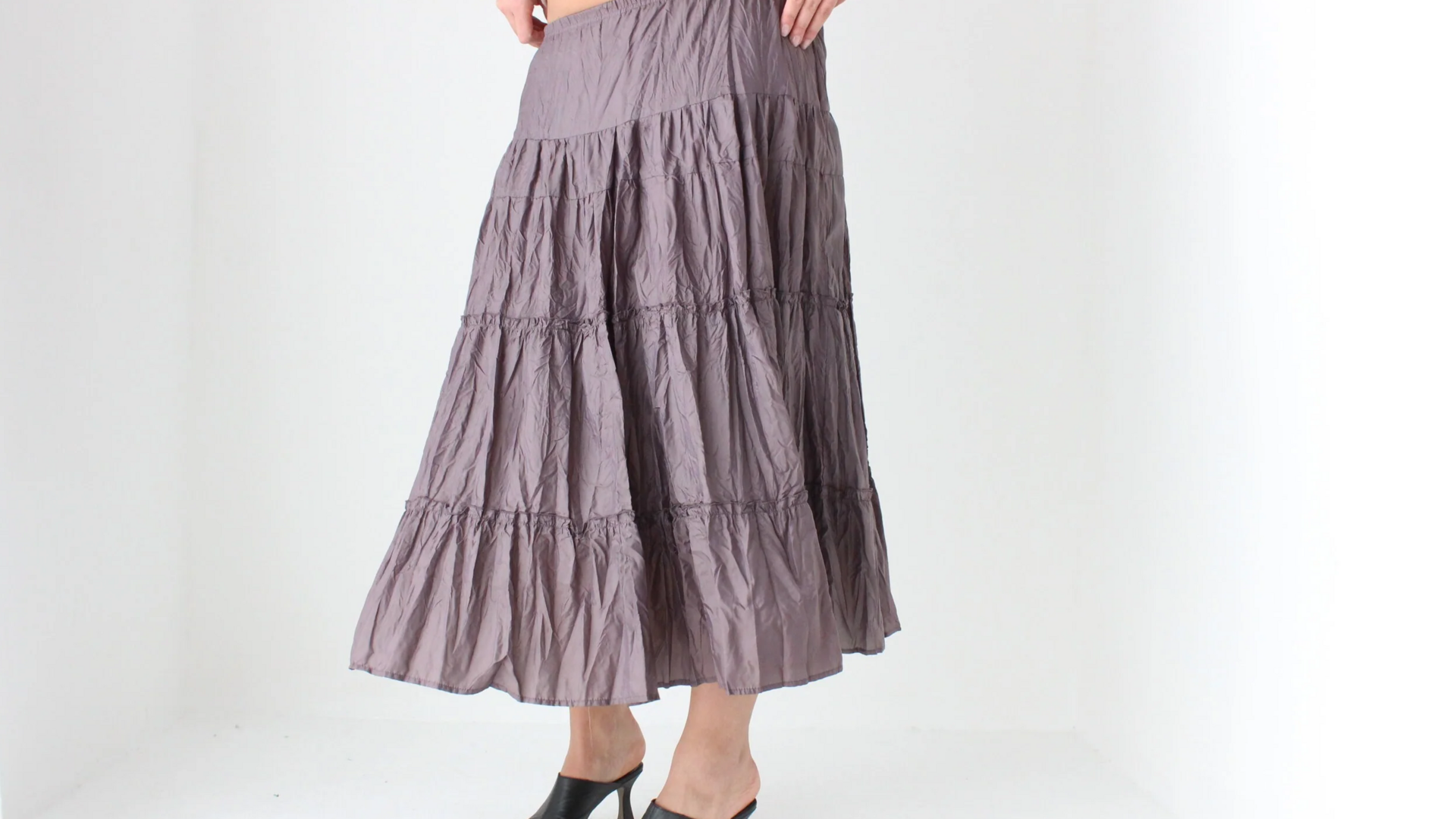 Lima tampilan rok taffeta kerut untuk hari-hari musim semi