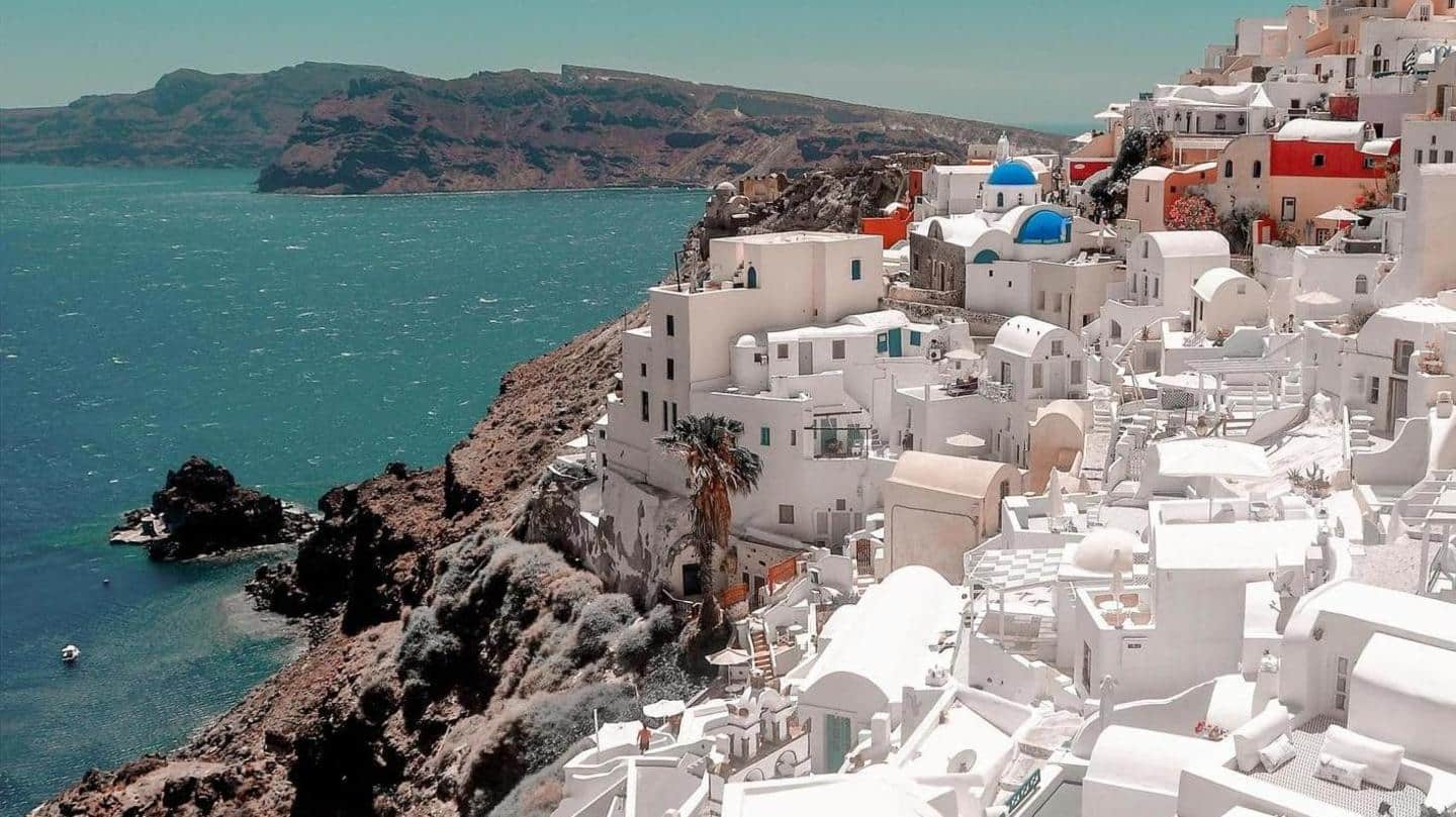 Pengin liburan ke Yunani? Simak hotel-hotel unik ini