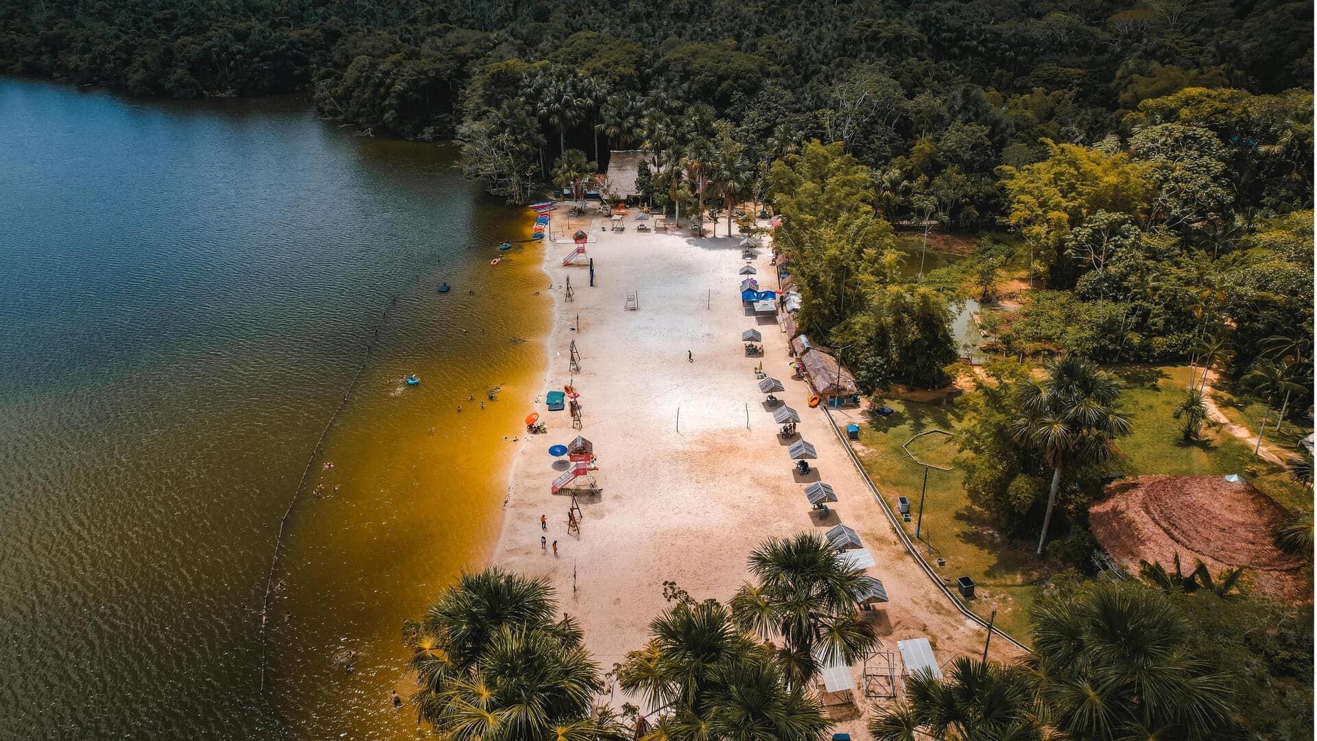 Menjelajahi Keindahan Desa Asli dan Perairan Tenang Iquitos, Peru