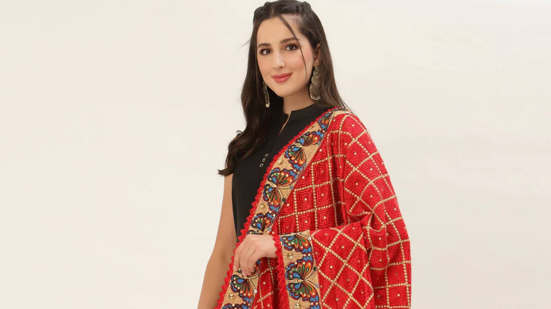 Pakaian India untuk musim perayaan: Elegansi abadi di luar Oktober