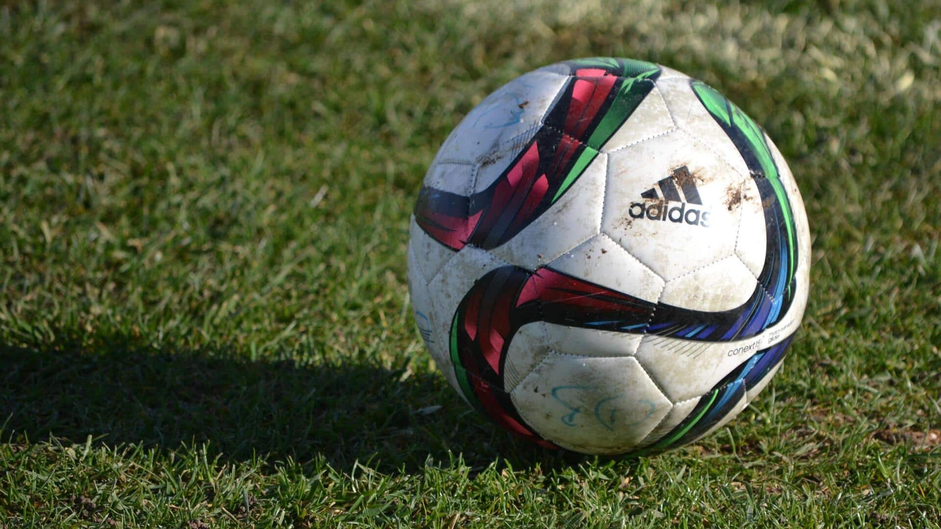 Rahasia aerodinamis jahitan simetris bola sepak