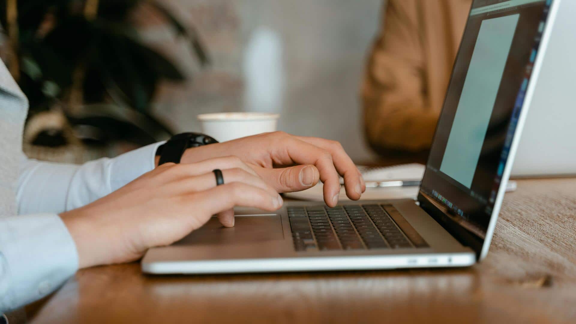 Cara efektif mendinginkan laptop lama Anda Cara efektif mendinginkan laptop lama Anda