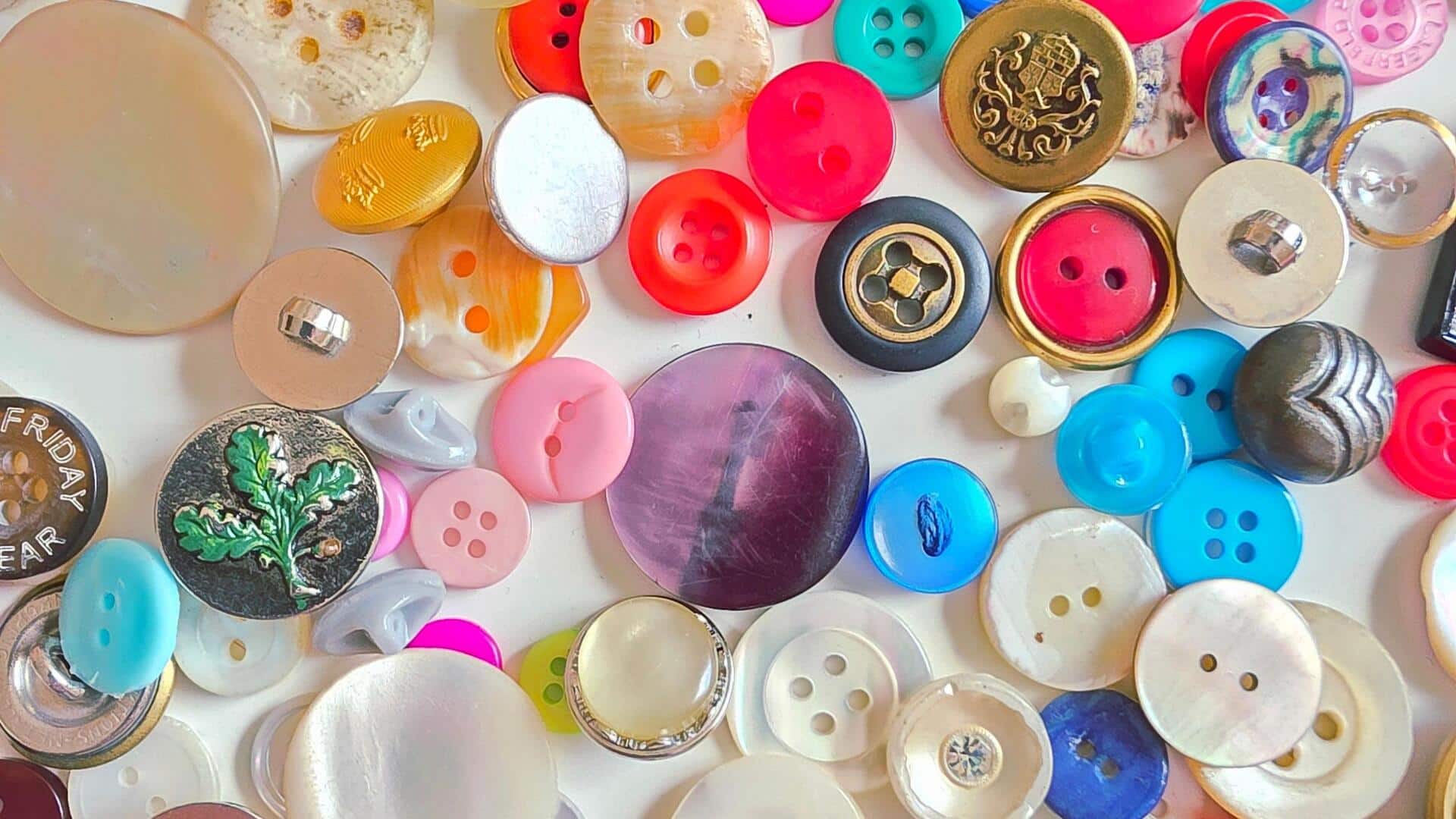 Kancing vintage: Detail kecil dengan gaya besar
