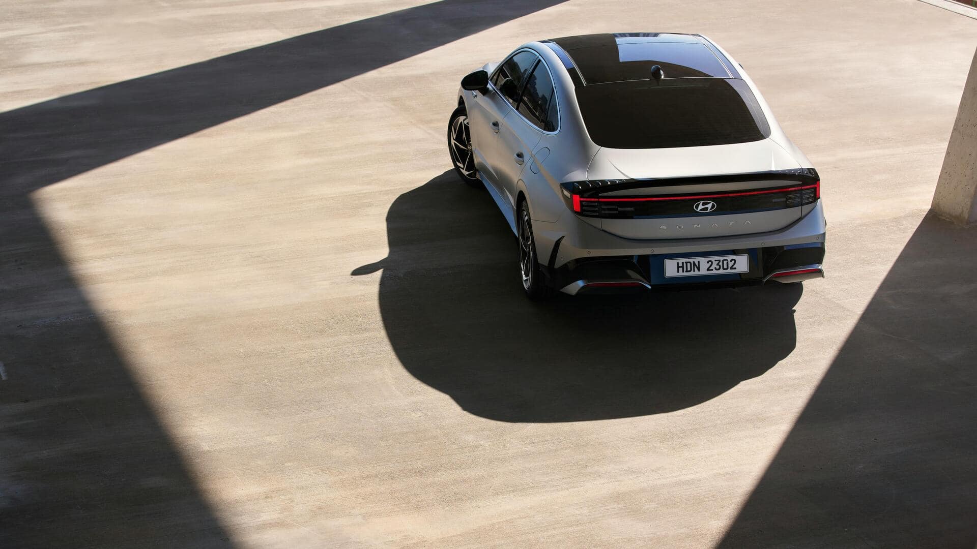 Sedan Terbaik dengan Ruang Kursi Belakang Luas