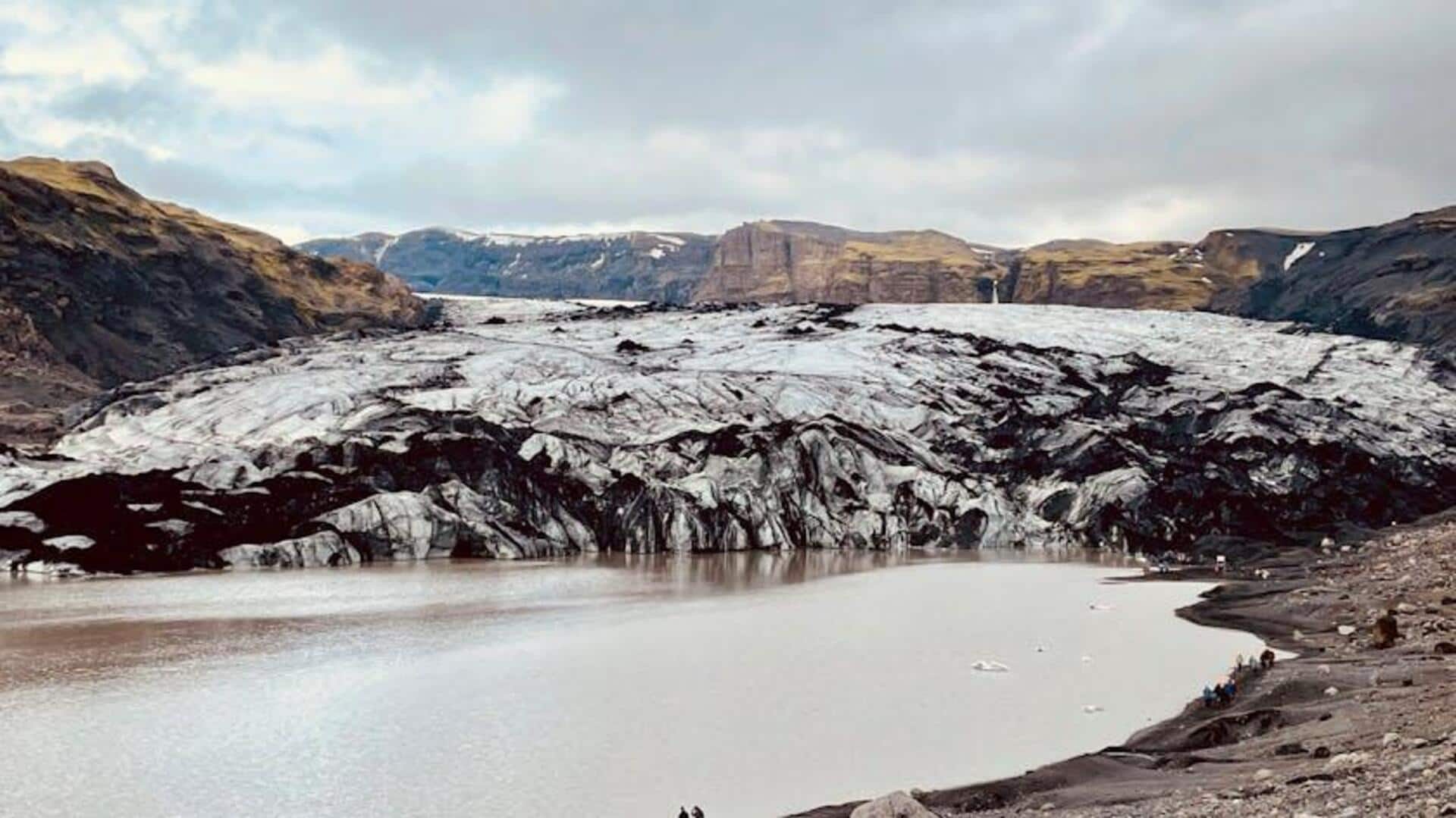 Menjelajahi Solheimajokull: Petualangan Mendaki Gletser di Islandia