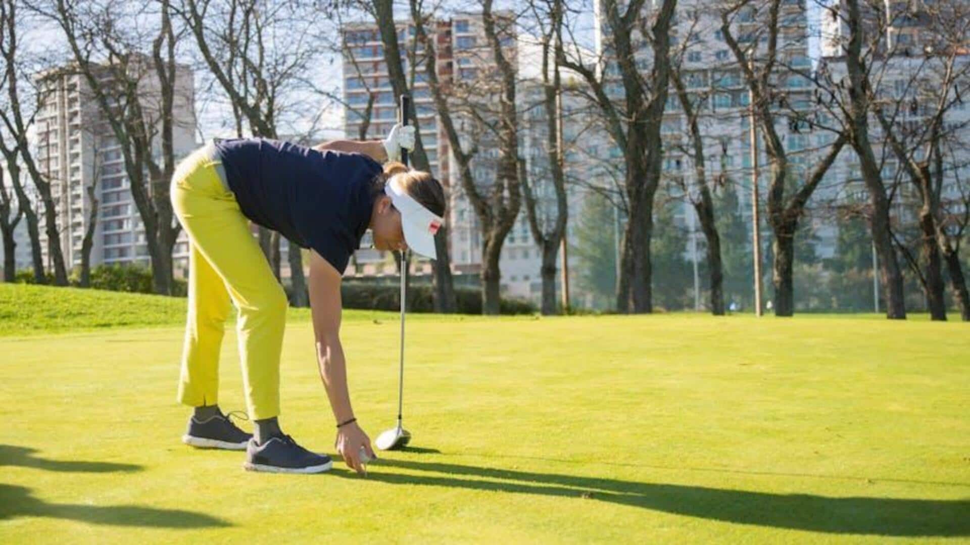 Mengapa celana pegolf berwarna cerah?