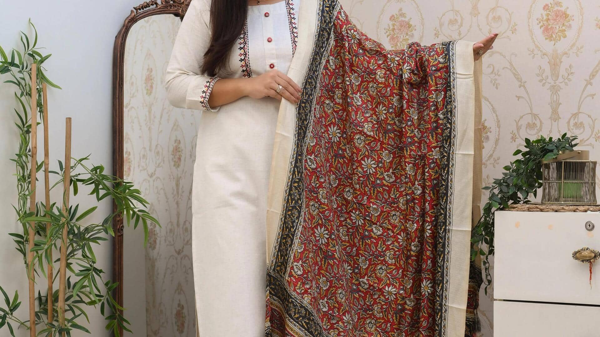 Gaya klasik Kalamkari sepanjang tahun