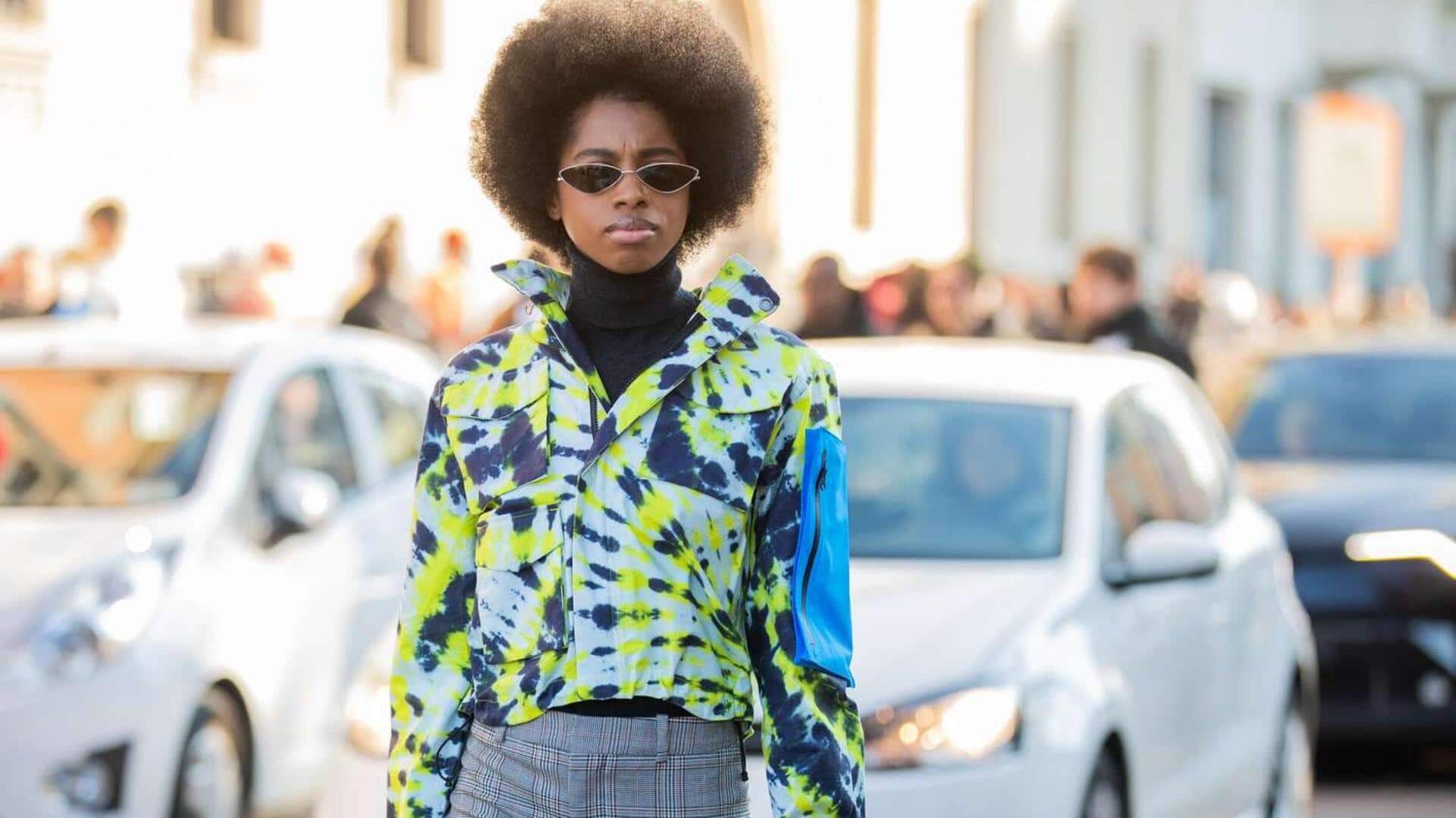 Cetakan berwarna-warni untuk gaya kasual musim hangat