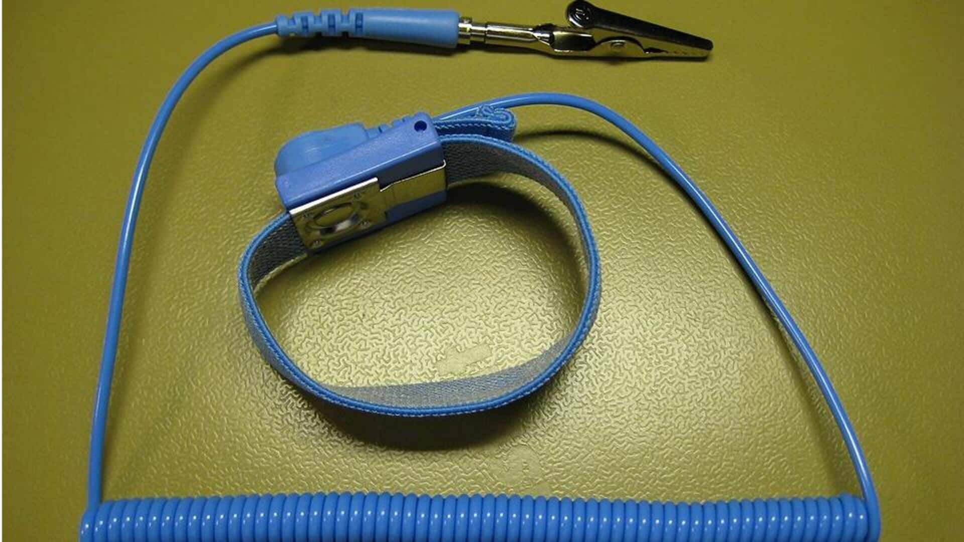 Peran Penting Gelang Antistatis dalam Perbaikan Elektronik