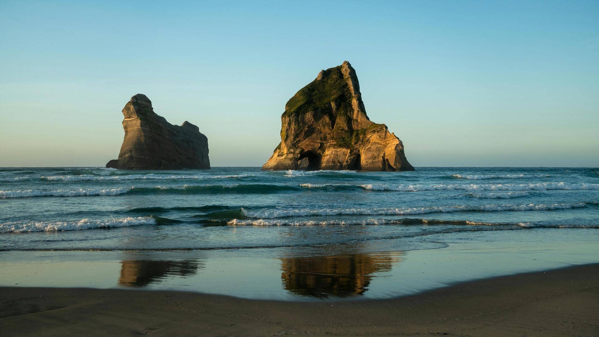 Jelajahi Pantai Tersembunyi di Selandia Baru