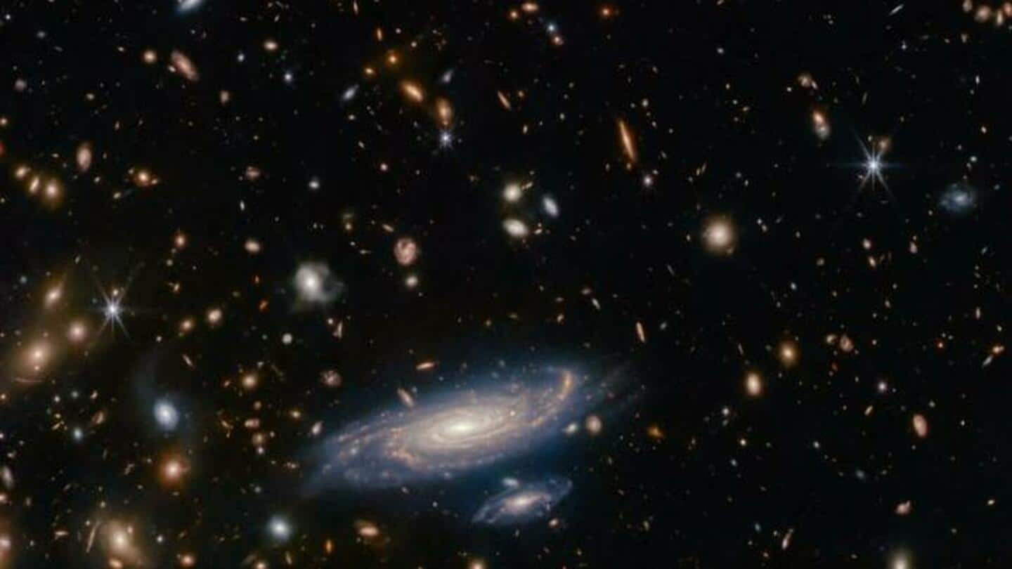 Teleskop James Webb NASA menangkap gambar galaksi spiral dengan detail yang menakjubkan