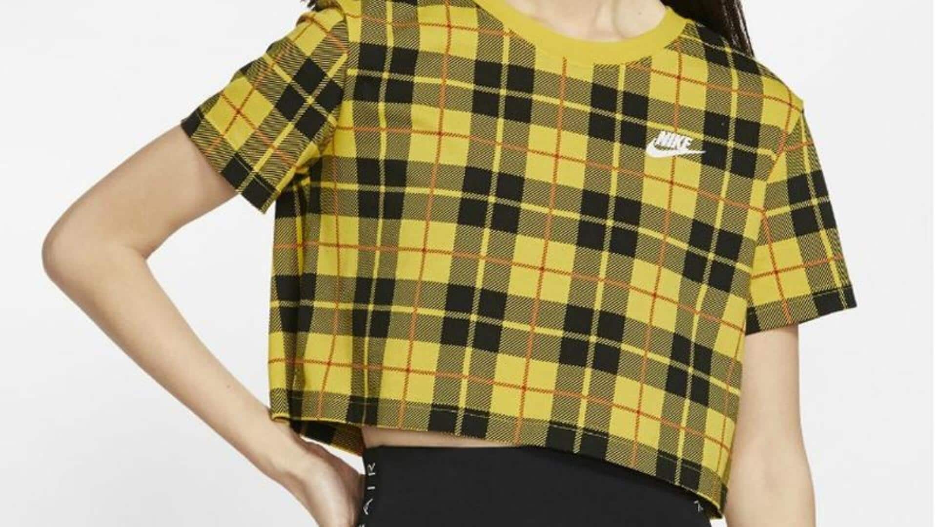 Lima pakaian crop top kotak yang mendefinisikan tren musim semi