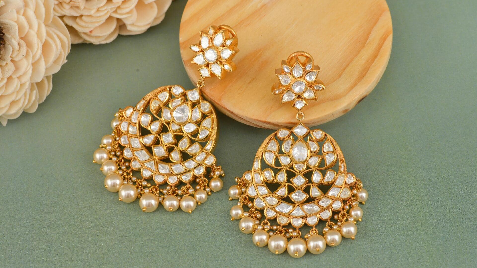 Temukan keanggunan dengan perhiasan pernyataan abadi