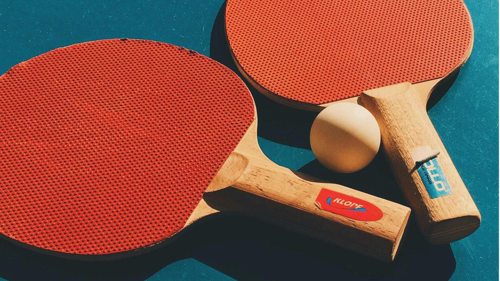 Mengapa permukaan karet bet tenis meja tidak rata?