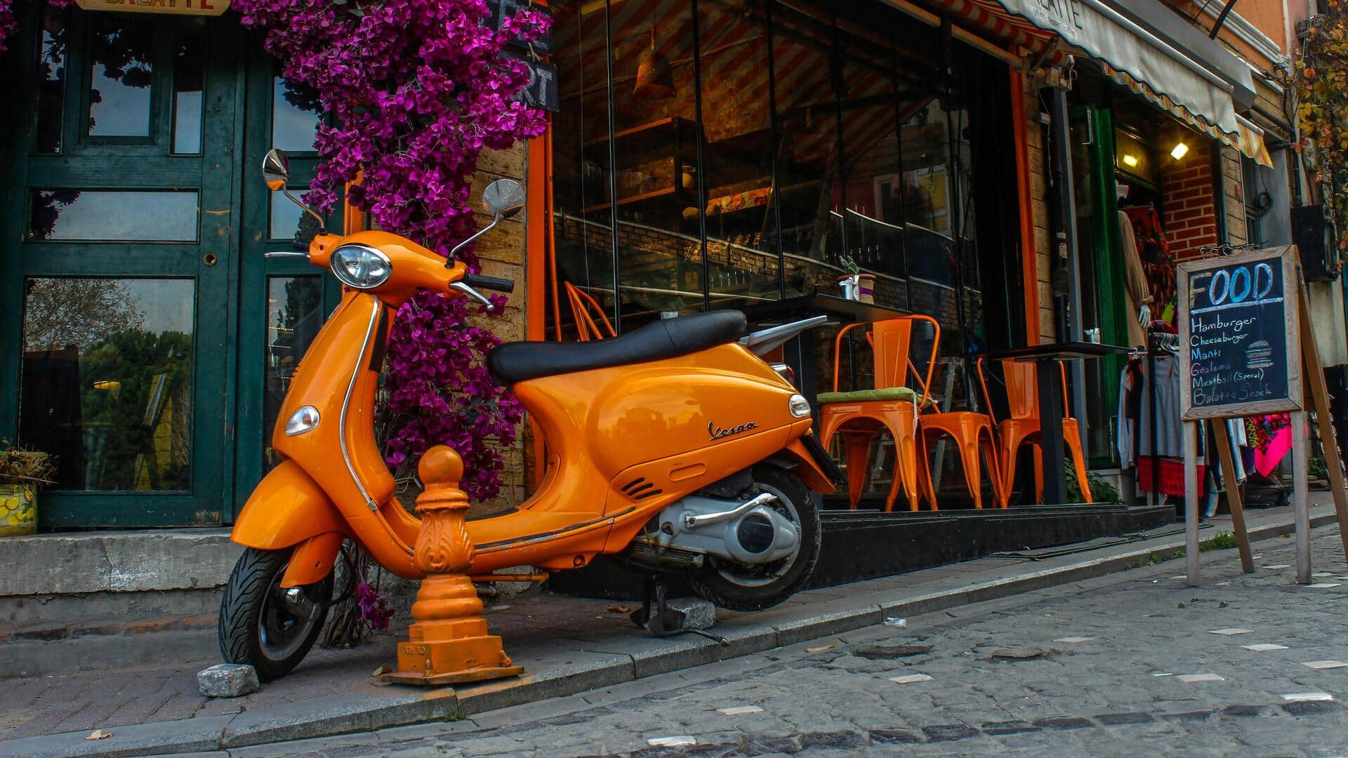 Pesona Abadi Vespa: Perjalanan Desain dan Daya Tarik yang Abadi Pesona Abadi Vespa: Perjalanan Desain dan Daya Tarik yang Abadi