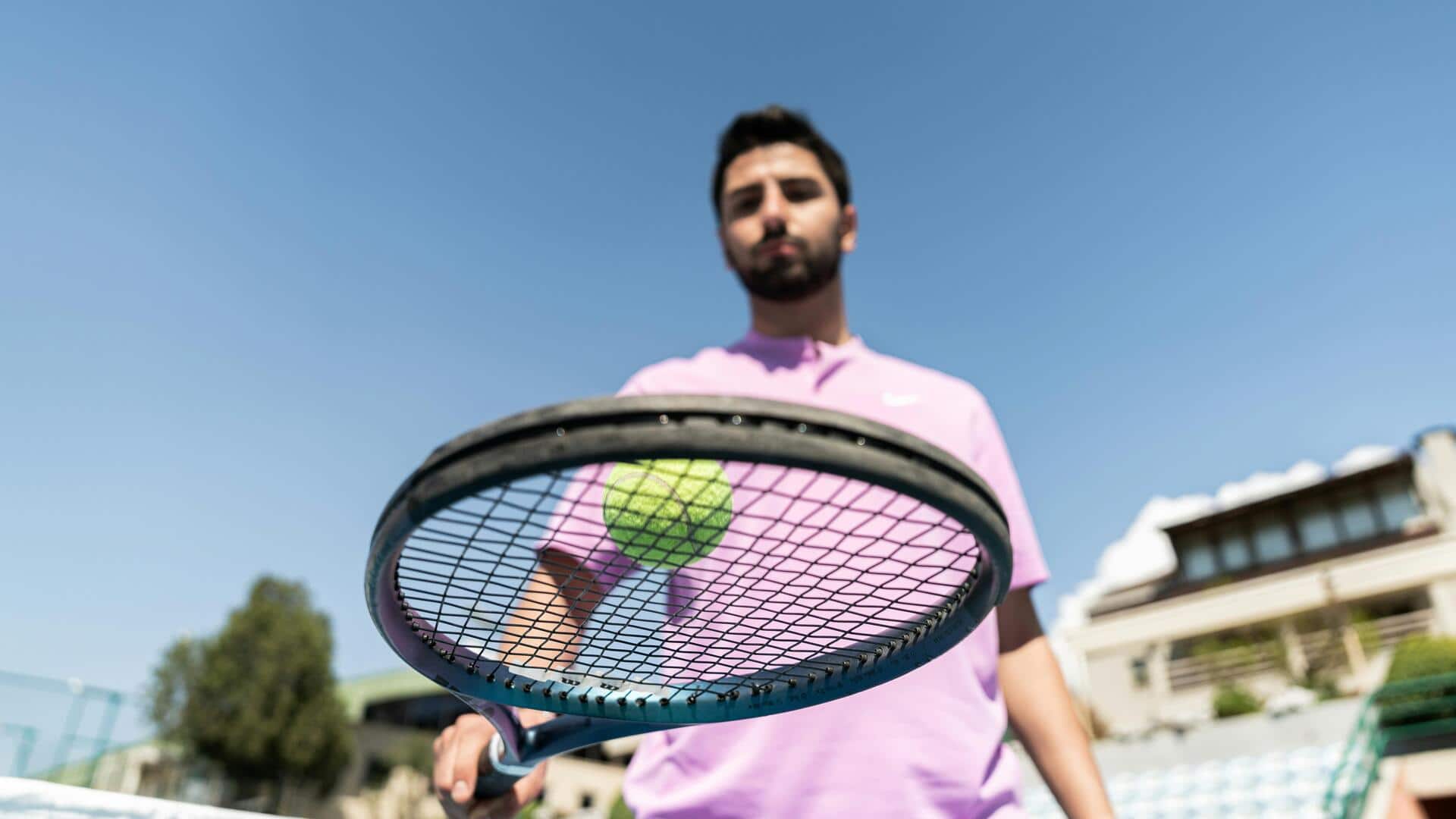Misteri di balik pemain tenis menggunakan handuk di antara poin